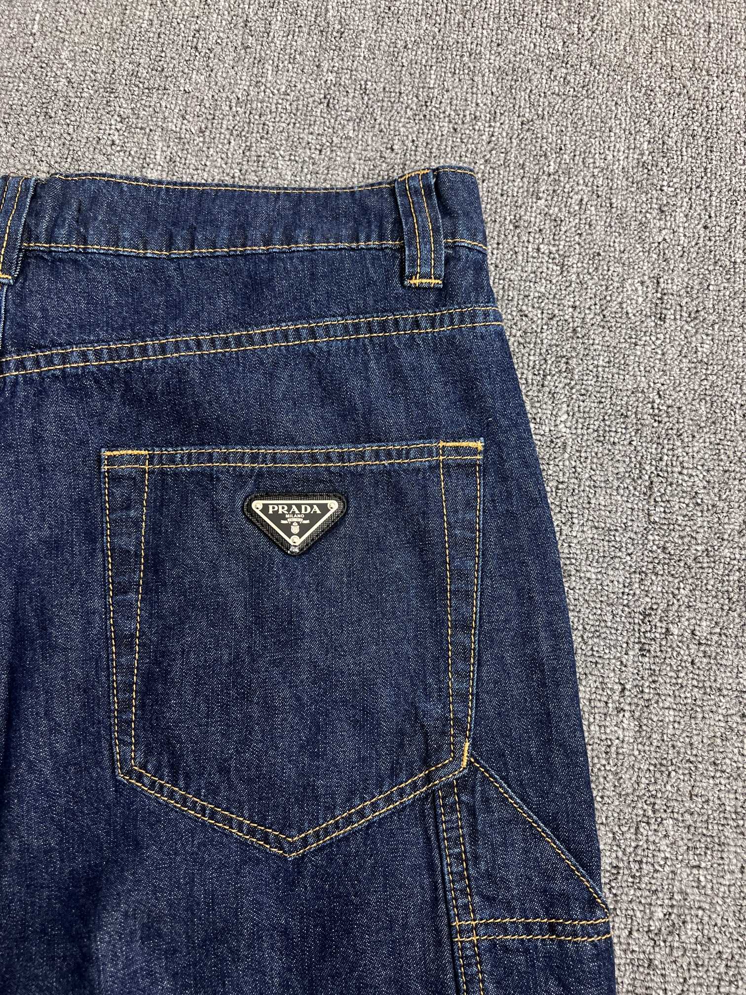 Prada Deep Blue Lightweight Denim Shorts（GEP380-14PW-F0008-S-OOO）