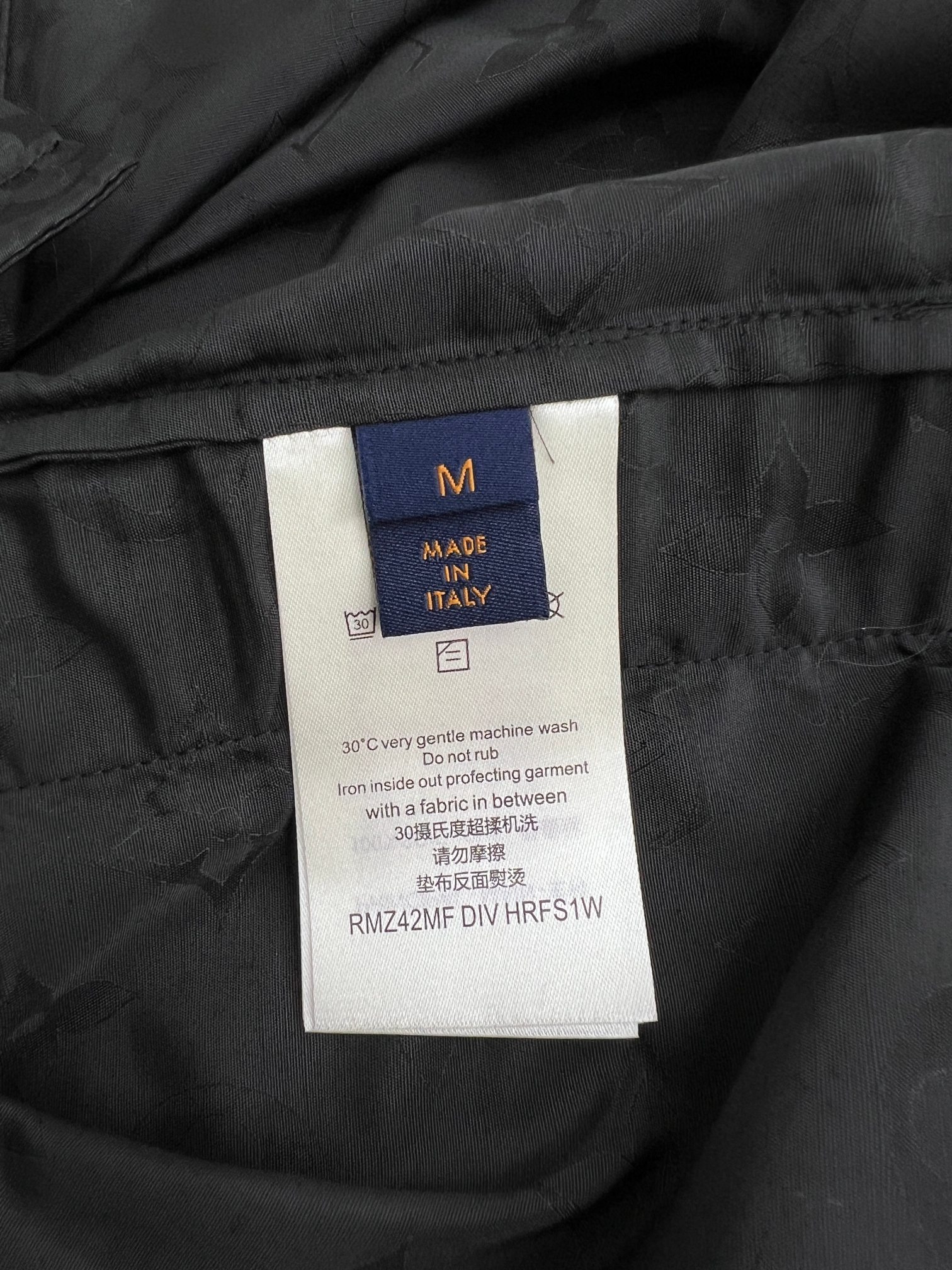 Louis Vuitton Men's Monogram Moire Jacquard Short-Sleeved Silk Shirt "Noir"（1AGTOZ）