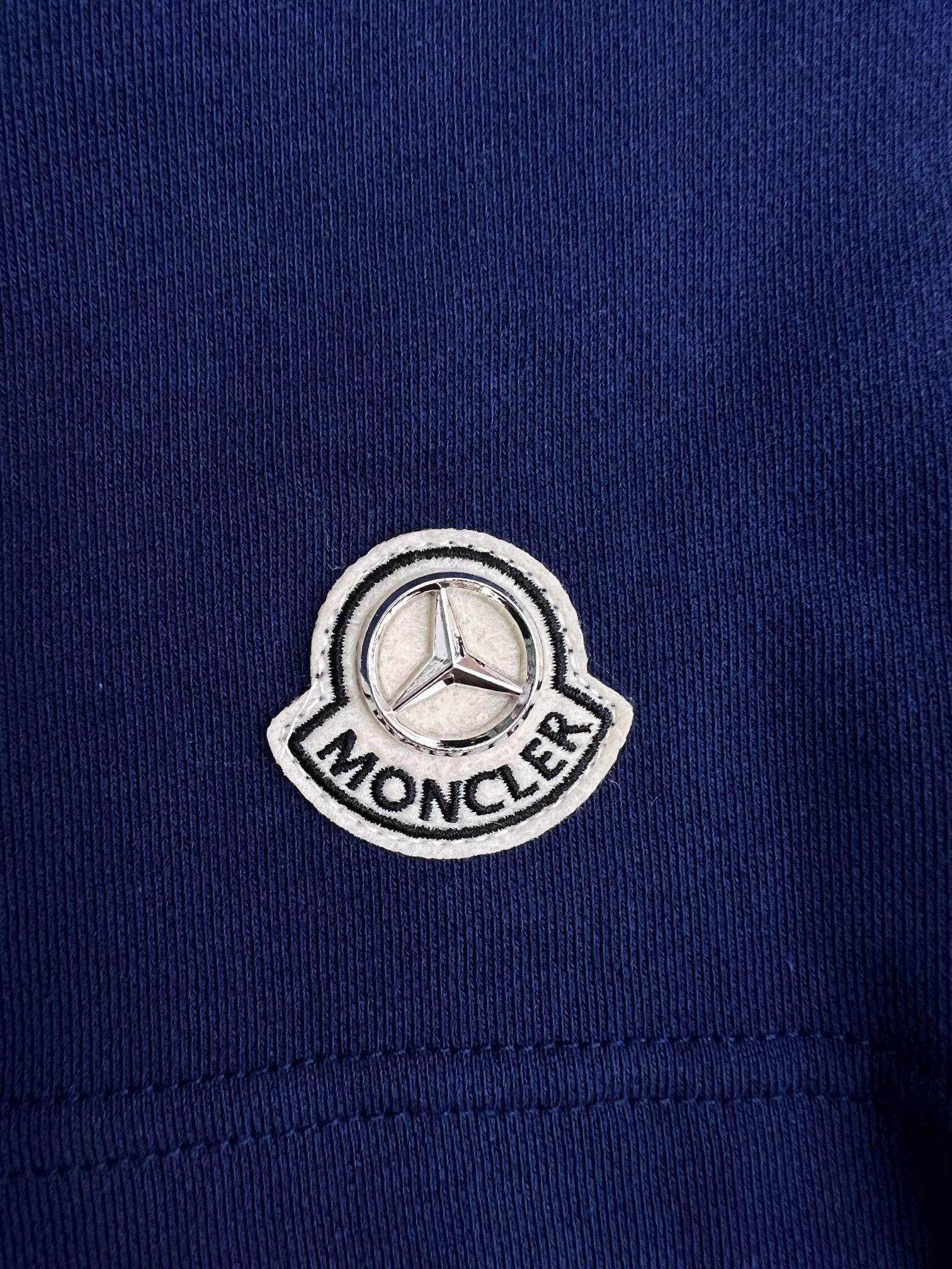 Moncler x mercedes by nigo Shorts（K14018H0000189AWV816）