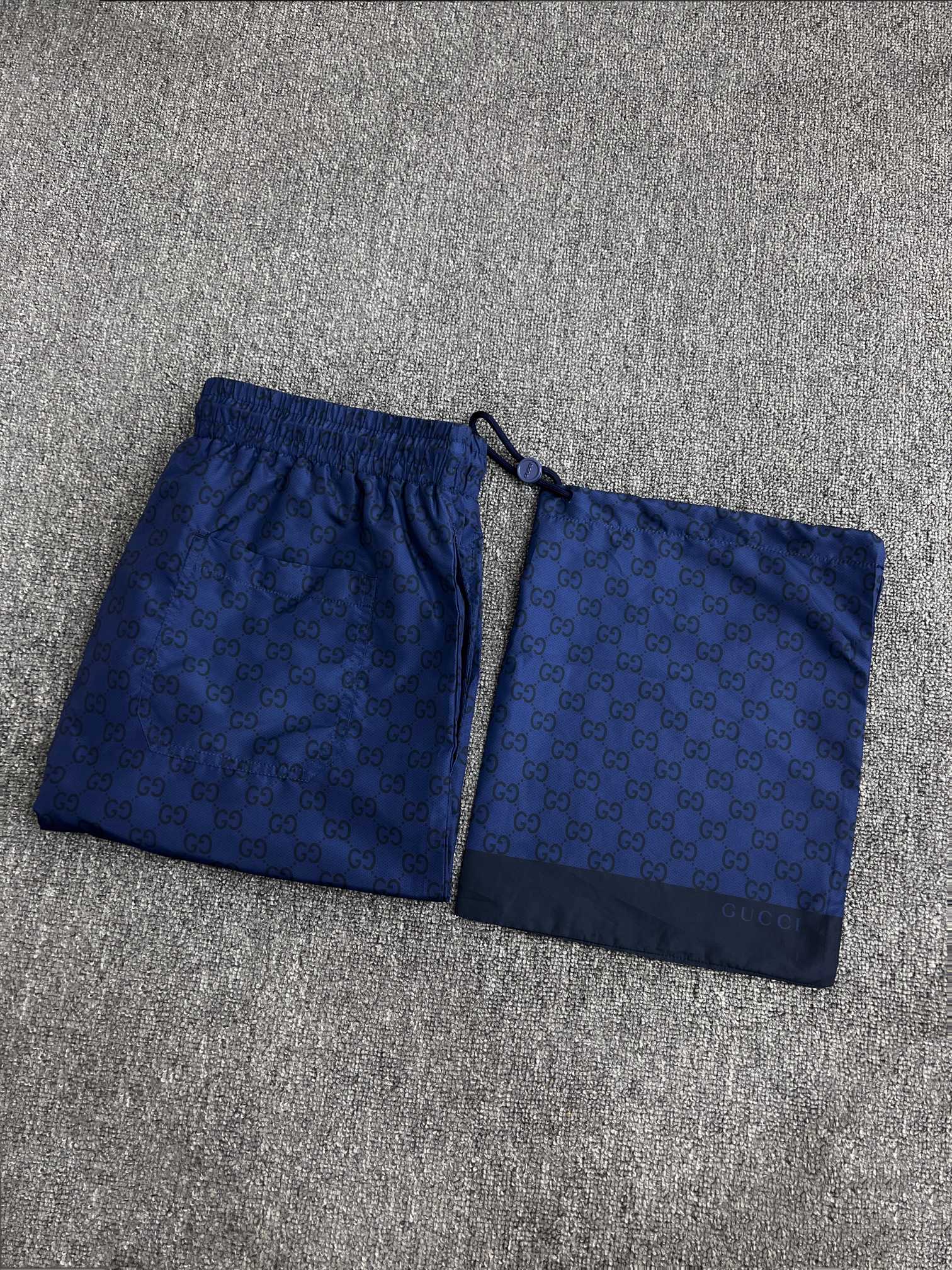 GUCCI Printed technical poplin swim shorts in navy （833310-XHAKR-4139）