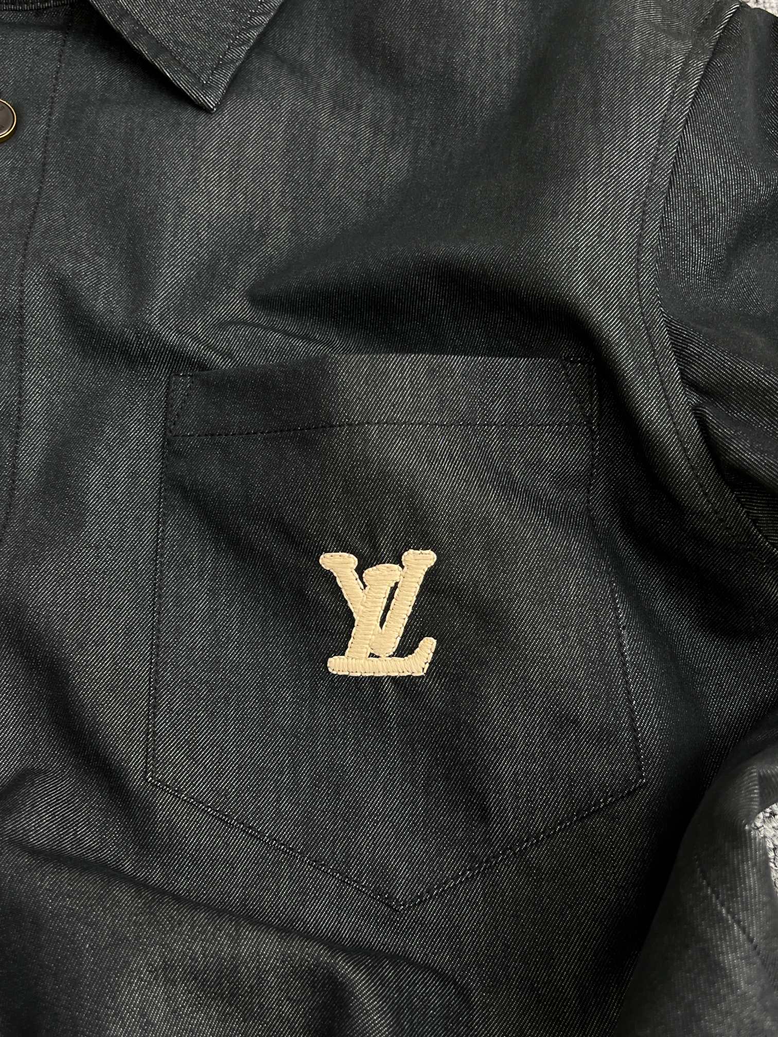 Louis Vuitton Men's Short Sleeve Chambray Shirt（1AHVW4）