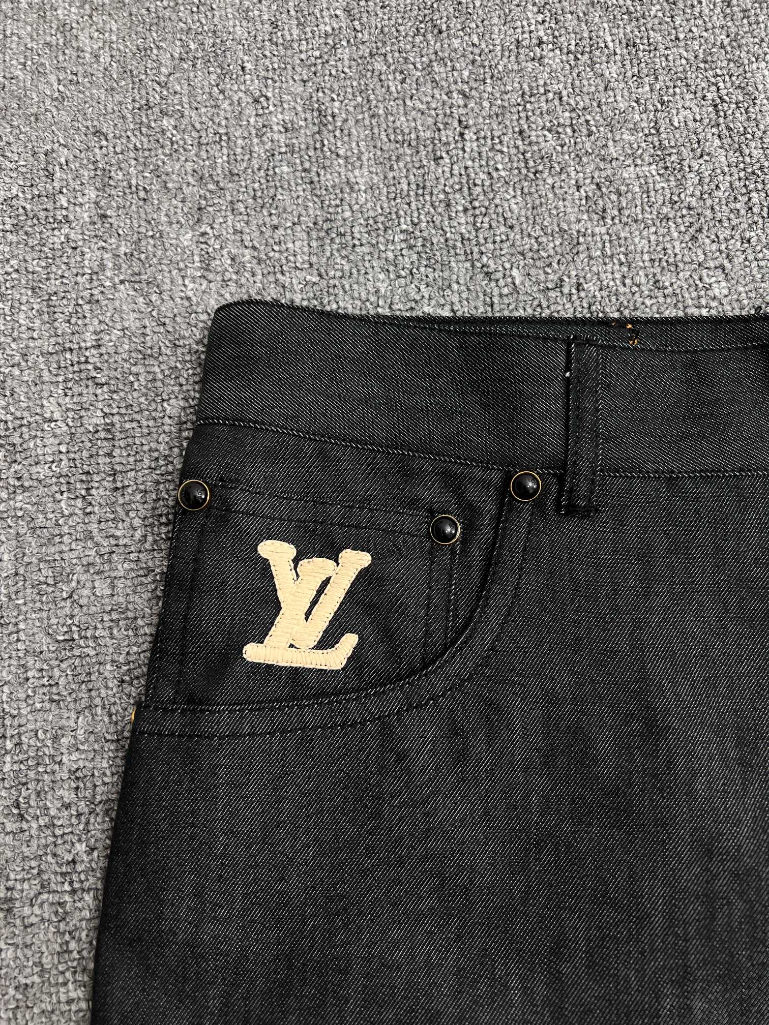 Louis Vuitton Chambray Shorts（1AHVC4）