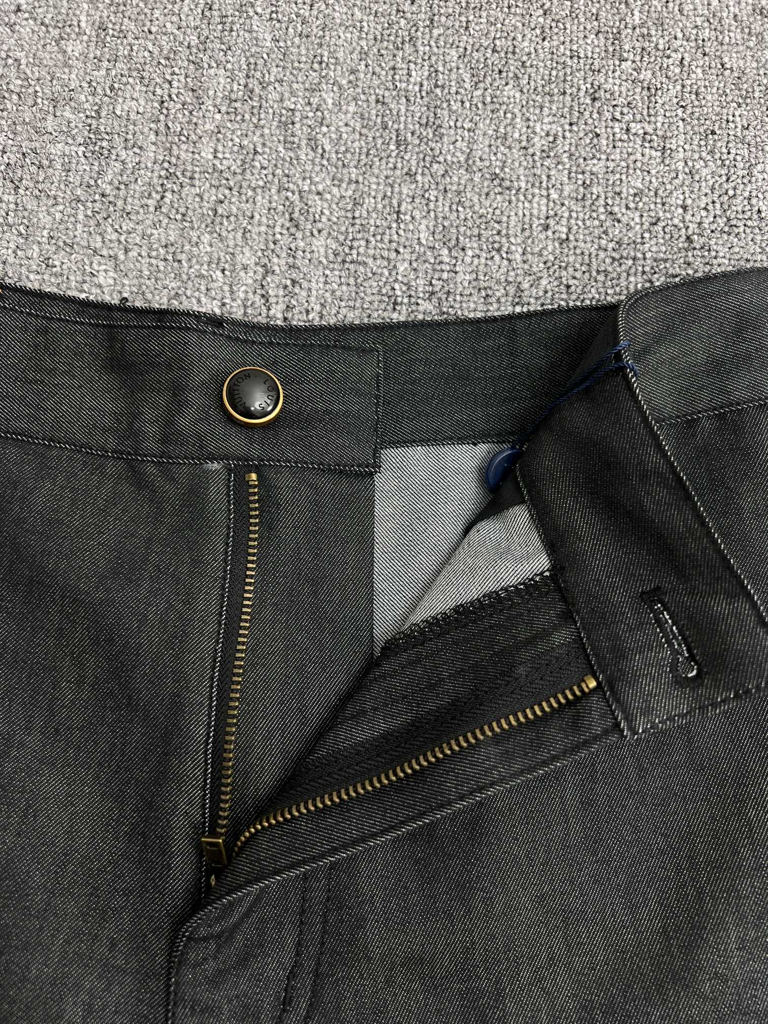 Louis Vuitton Chambray Shorts（1AHVC4）