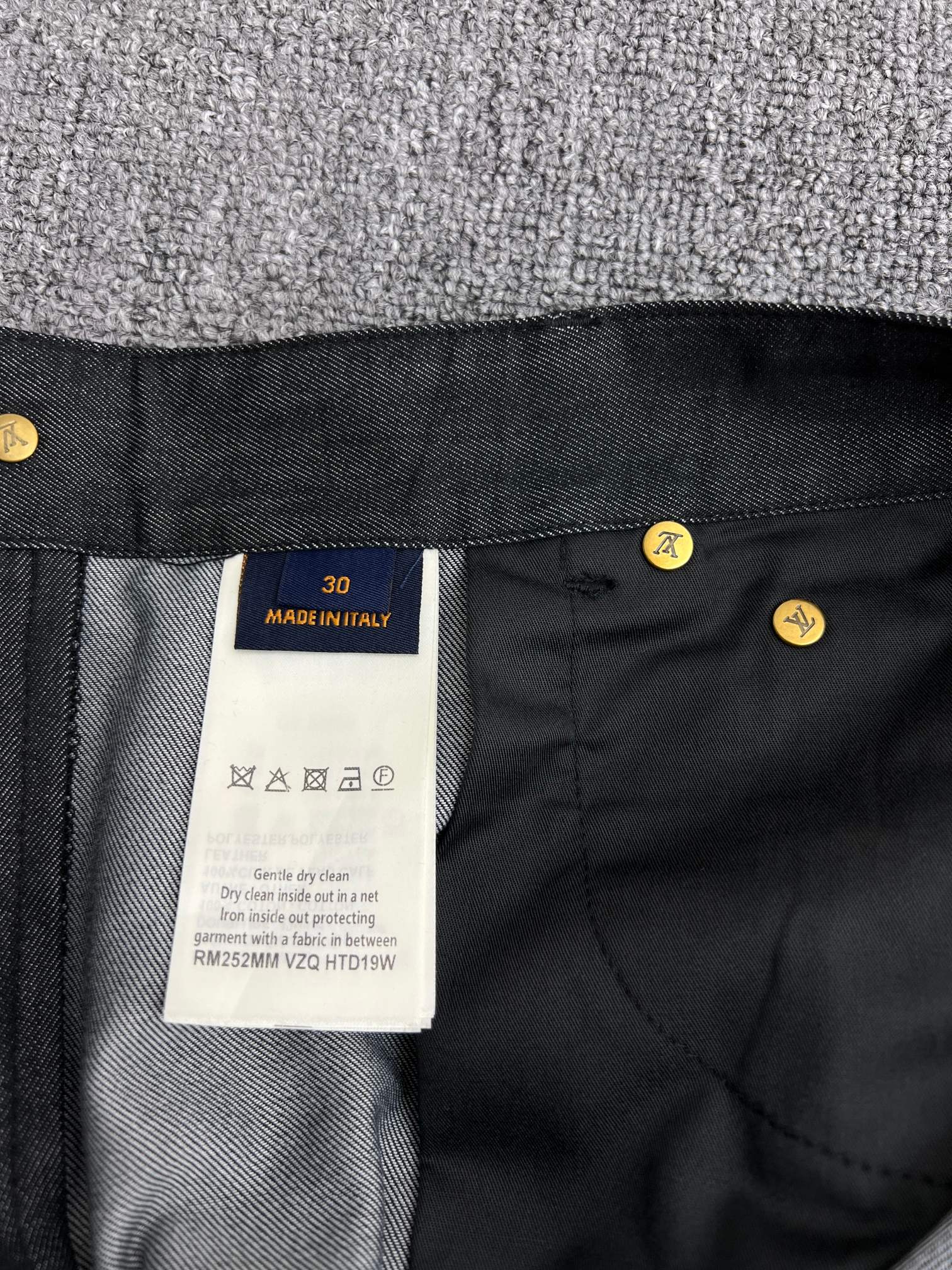 Louis Vuitton Chambray Shorts（1AHVC4）