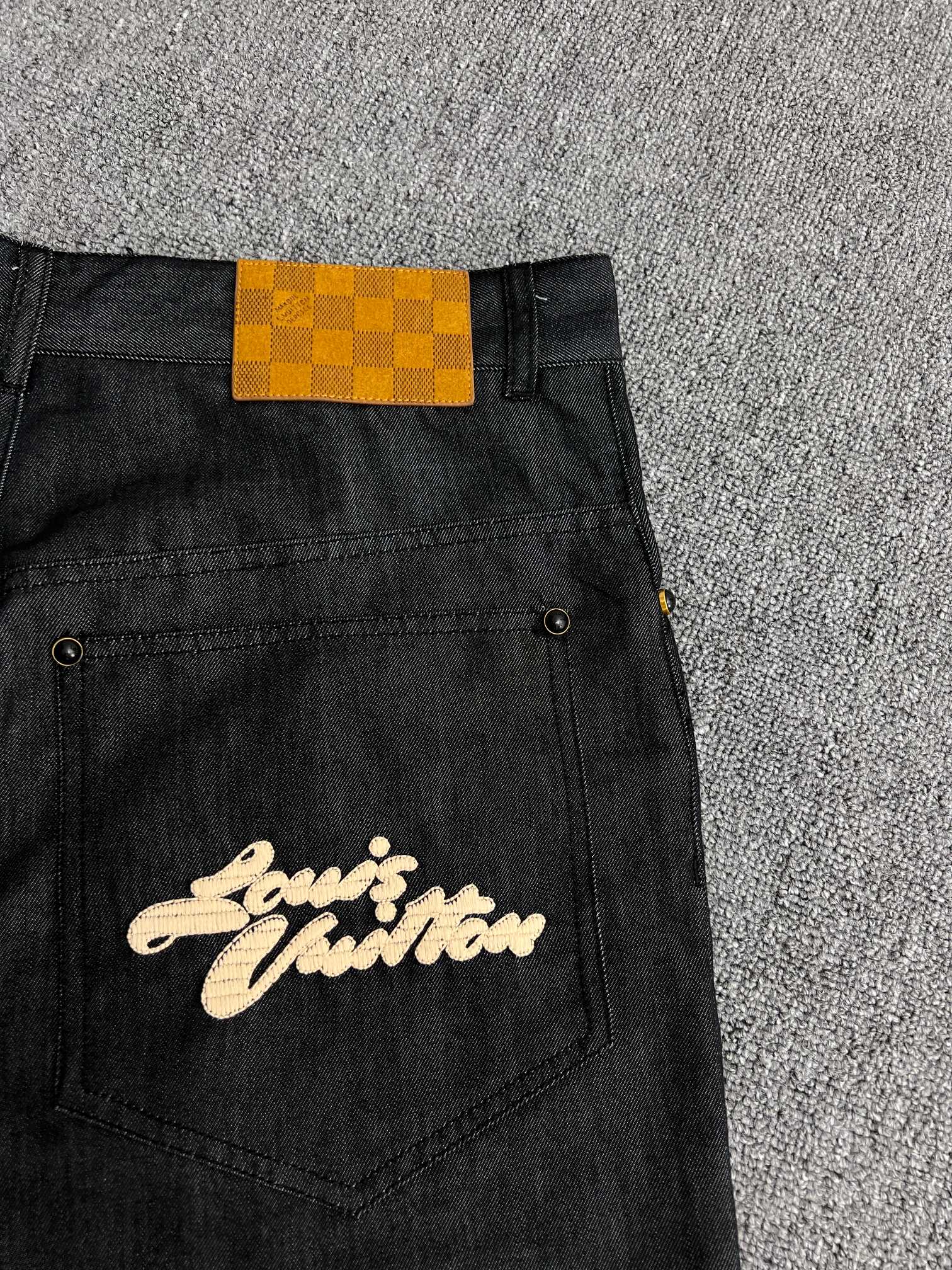 Louis Vuitton Chambray Shorts（1AHVC4）