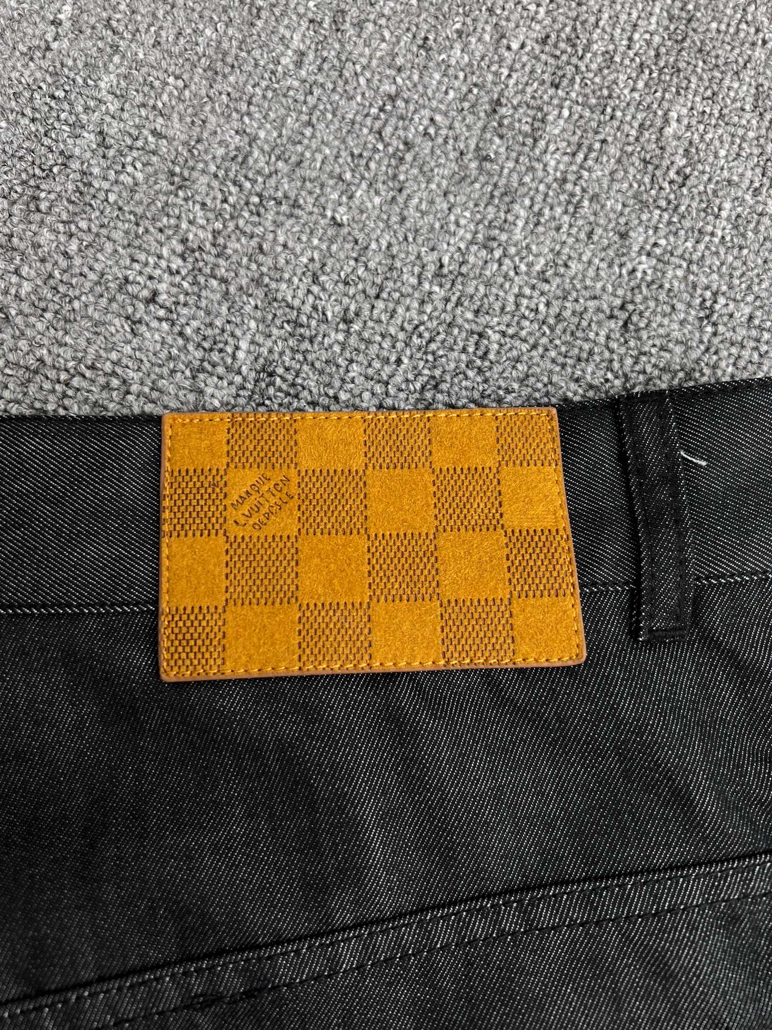 Louis Vuitton Chambray Shorts（1AHVC4）