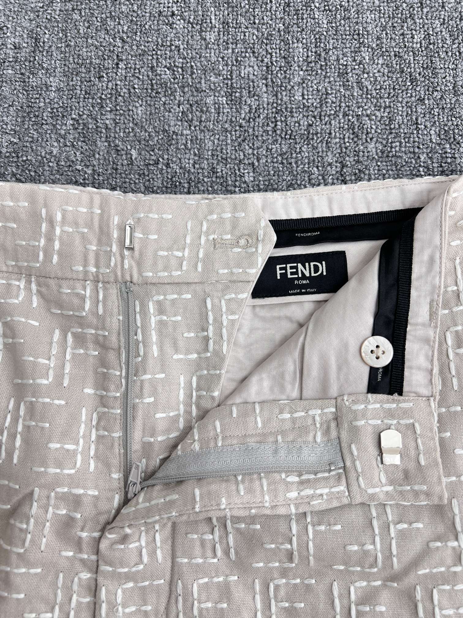 FENDI Bermudas Linen Beige（FB0821AU6YF0B9Y）