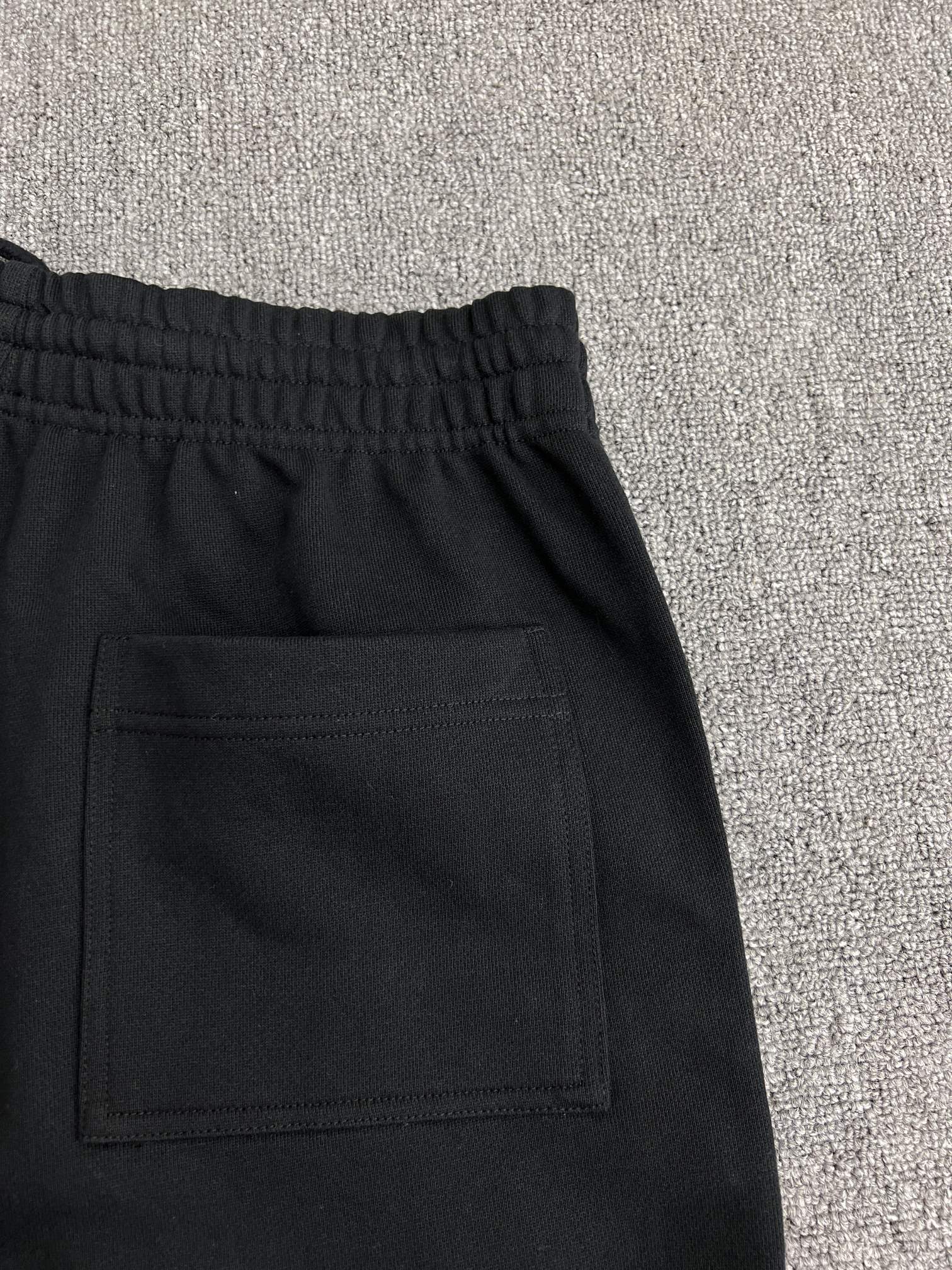 BURBERRY Knight's Seal Cotton Shorts（81104951）