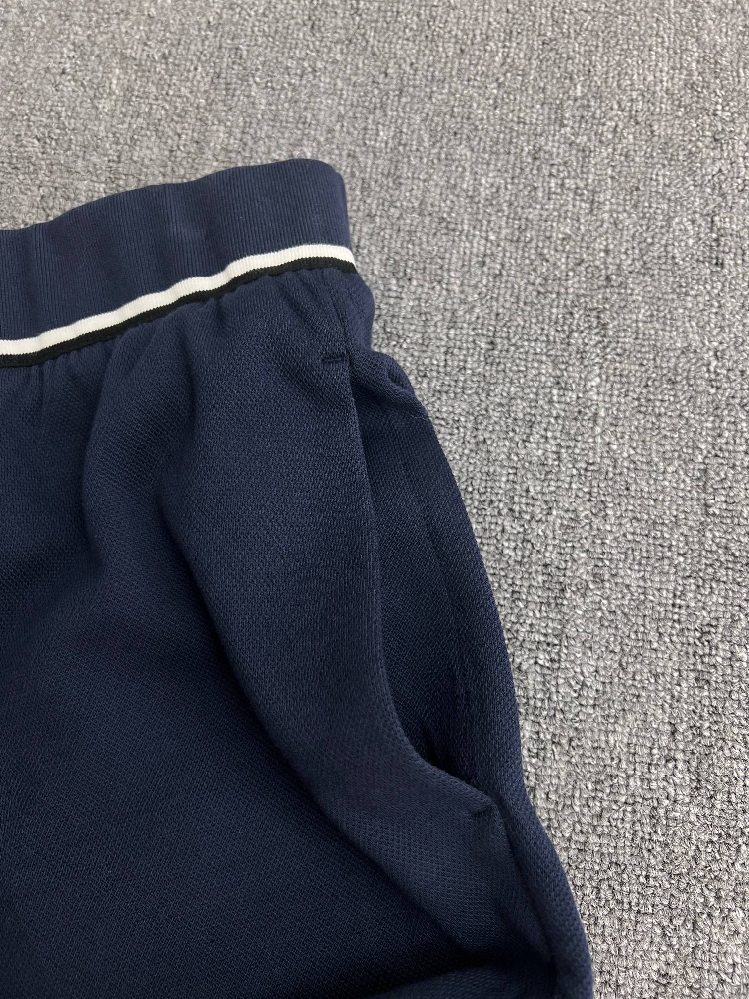 MIUMIU  Bermuda shorts（MP1911-17LN-F0008-S-OOO）