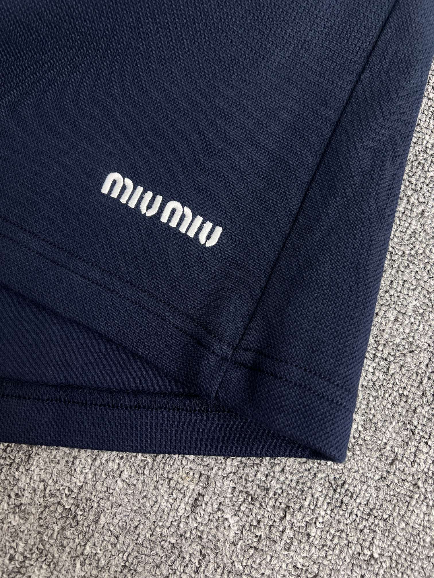 MIUMIU  Bermuda shorts（MP1911-17LN-F0008-S-OOO）