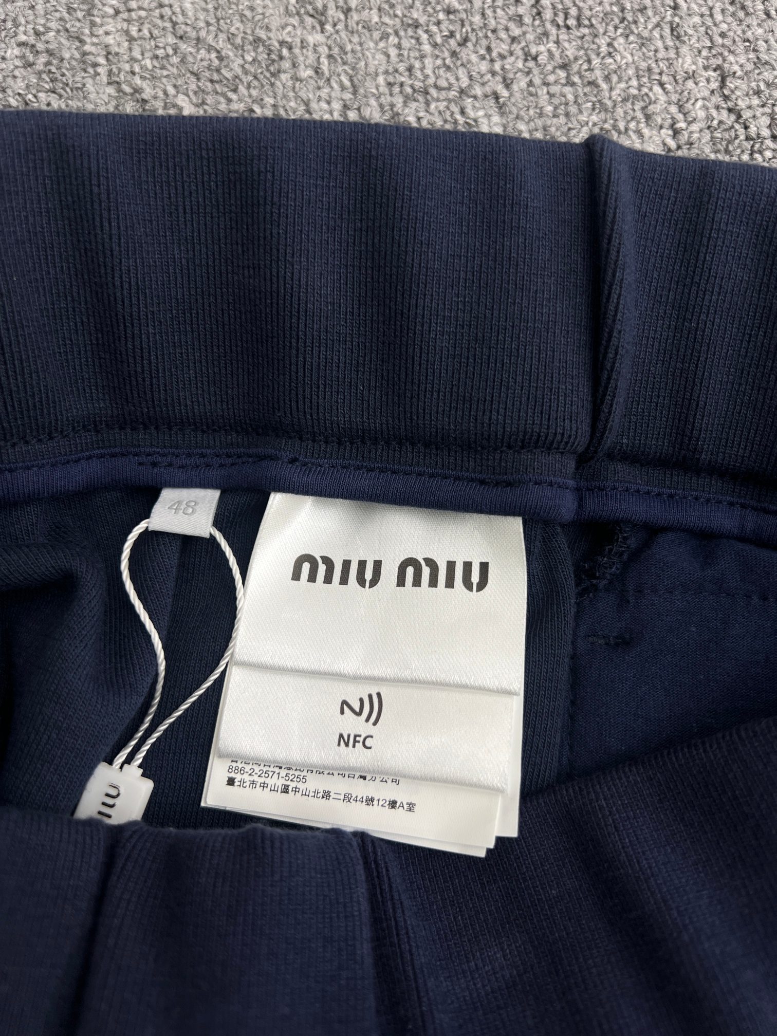MIUMIU  Bermuda shorts（MP1911-17LN-F0008-S-OOO）