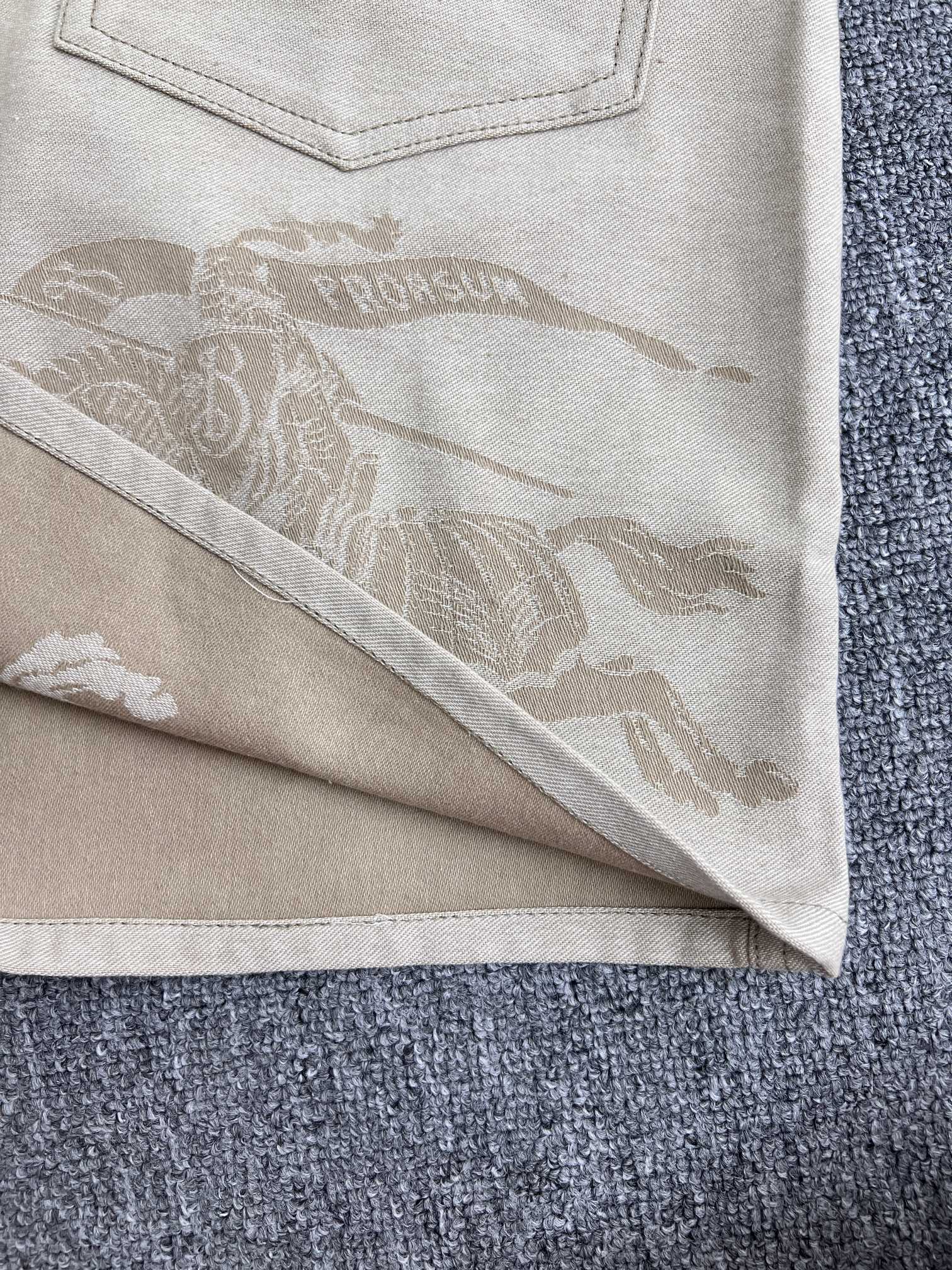 BURBERRY EKD Denim Shorts in Rubble（81055501）