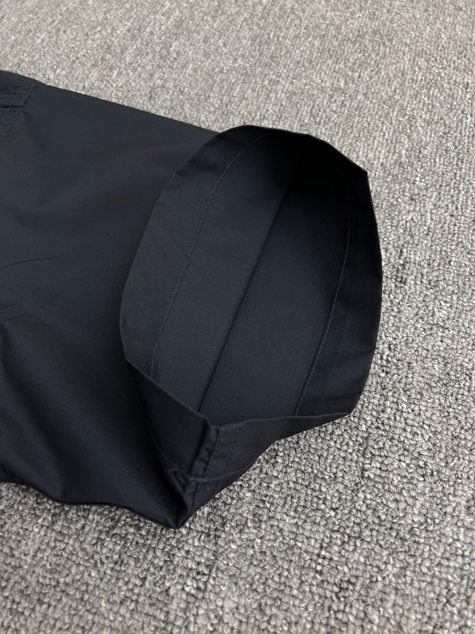 PRADA Short sleeved Zip Shirt (SC781-1480-F0216-S-OOO）