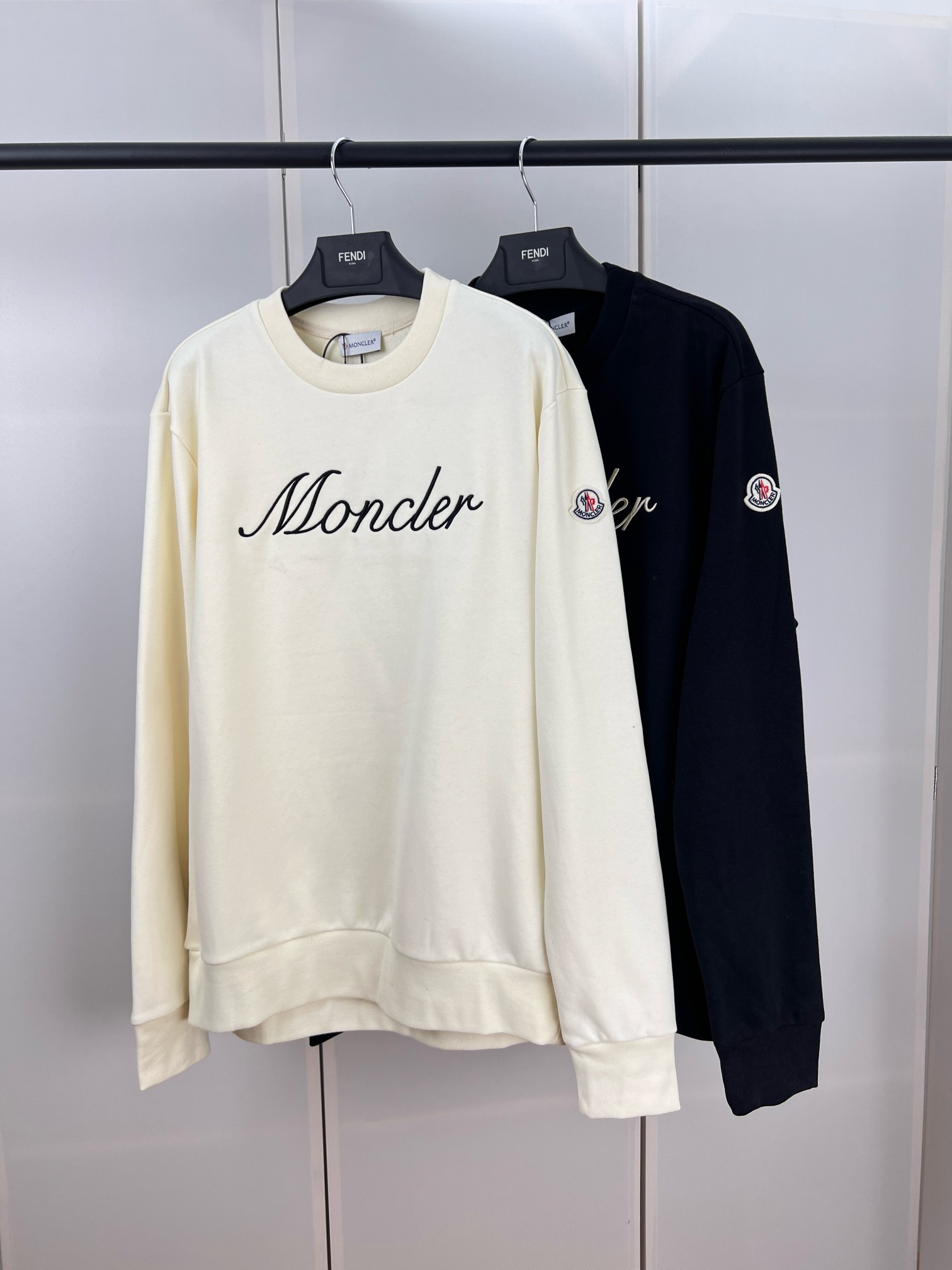 MONCLER embroidered logo cotton sweatshirt（K109U8G00004M5214999）