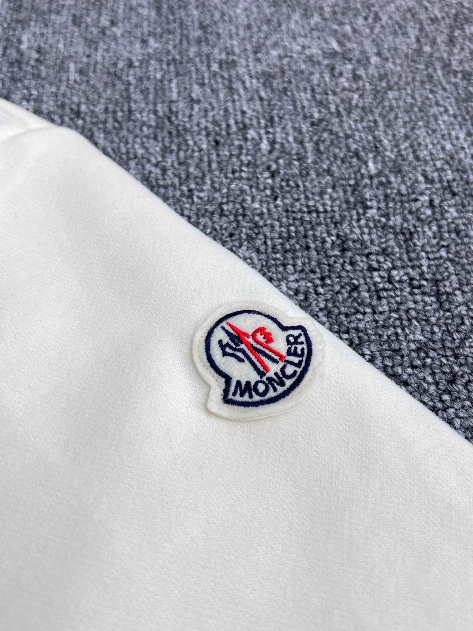 MONCLER embroidered logo cotton sweatshirt（K109U8G00004M5214999）