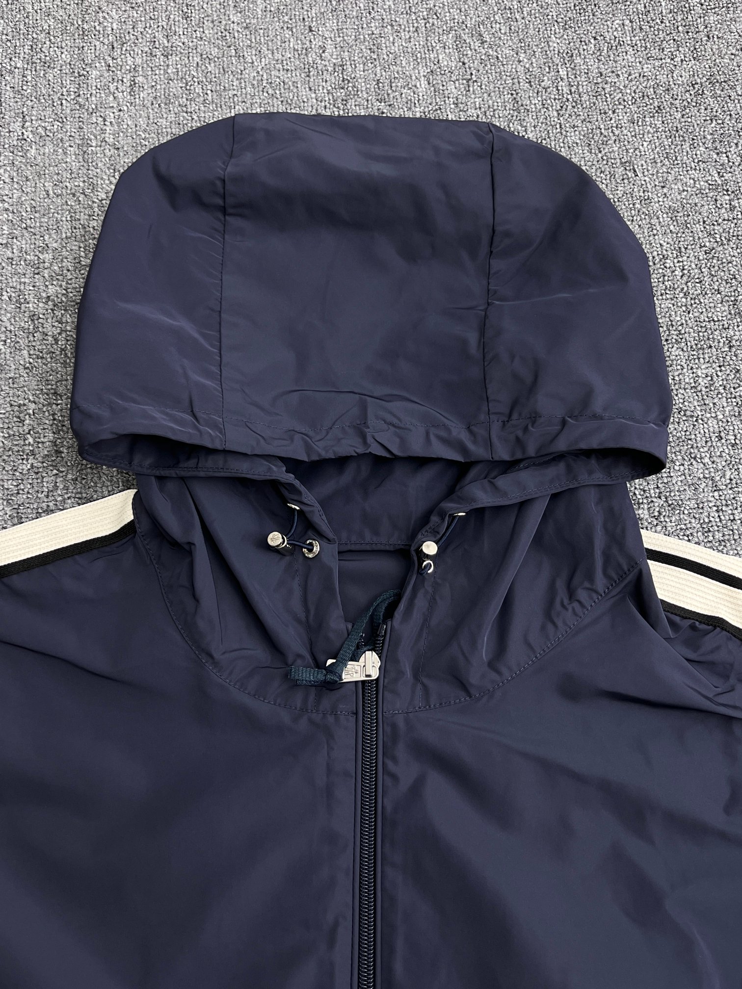 MONCLER Ollan Windbreaker Hooded Jacket（K10911A001875987674S）