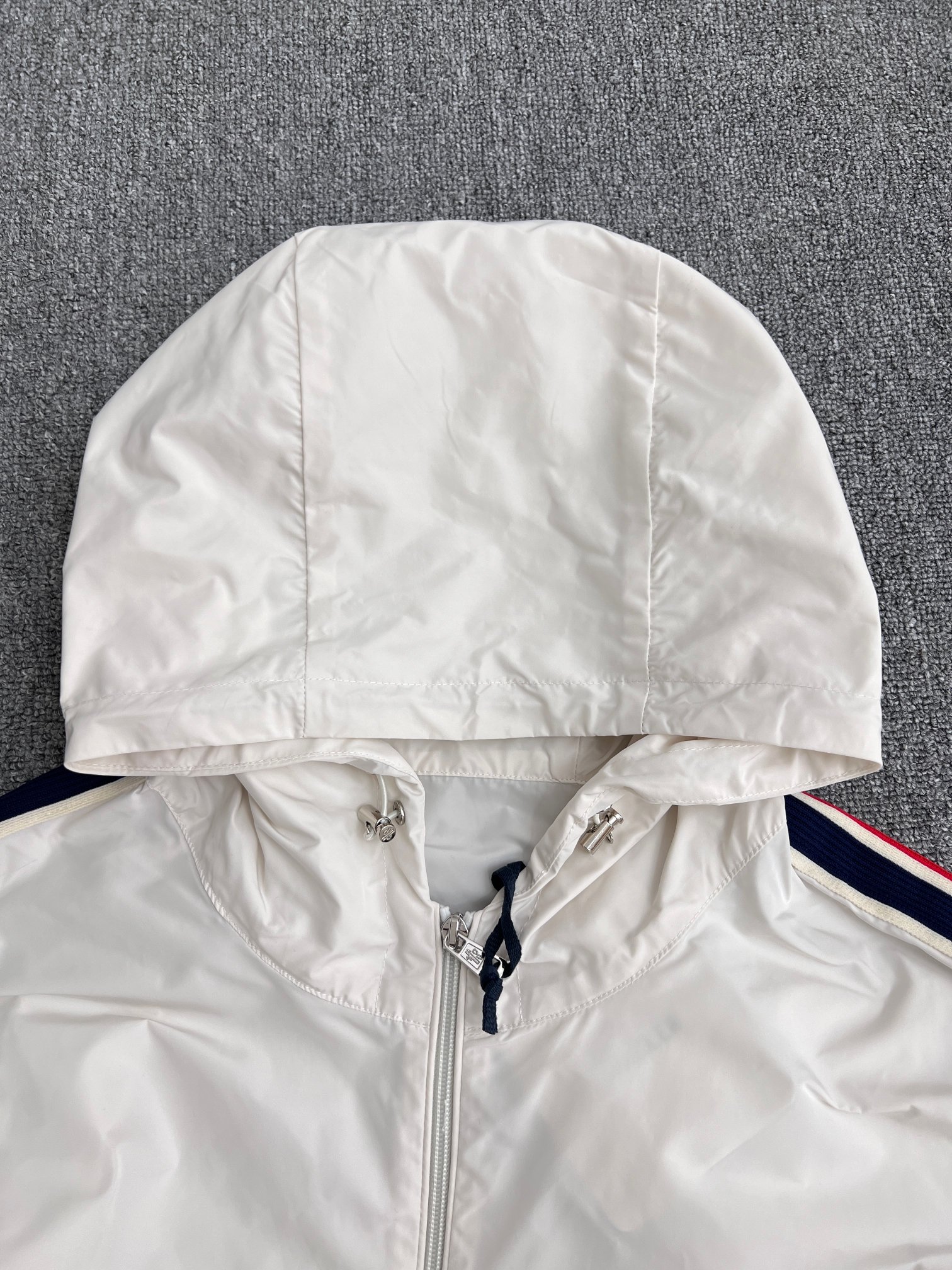 MONCLER Ollan Windbreaker Hooded Jacket（K10911A001875987674S）
