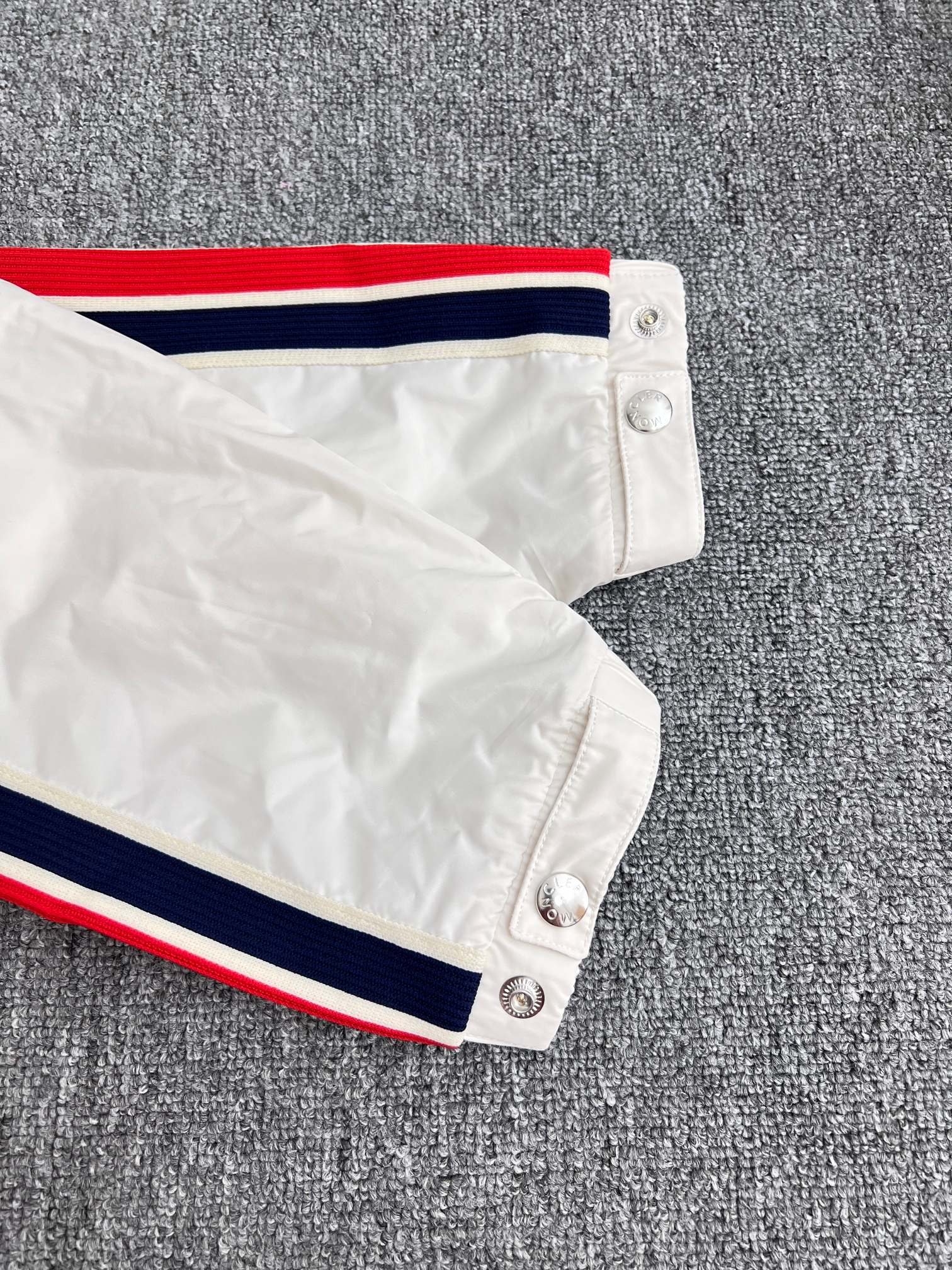 MONCLER Ollan Windbreaker Hooded Jacket（K10911A001875987674S）