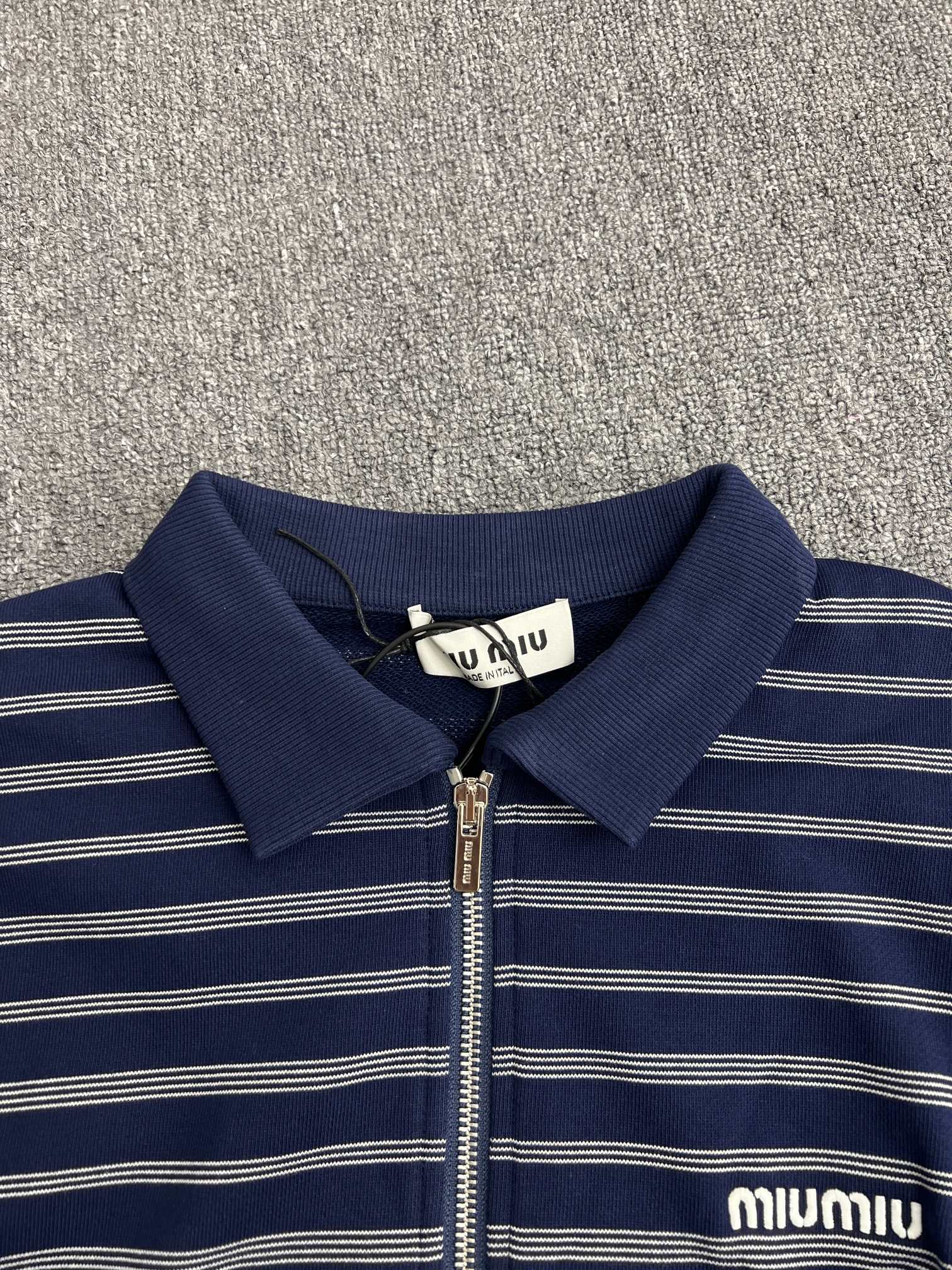 MIUMIU Blue/white Striped Zipper Polo Shirt（MJL773-174V-F022X-S-OOO）