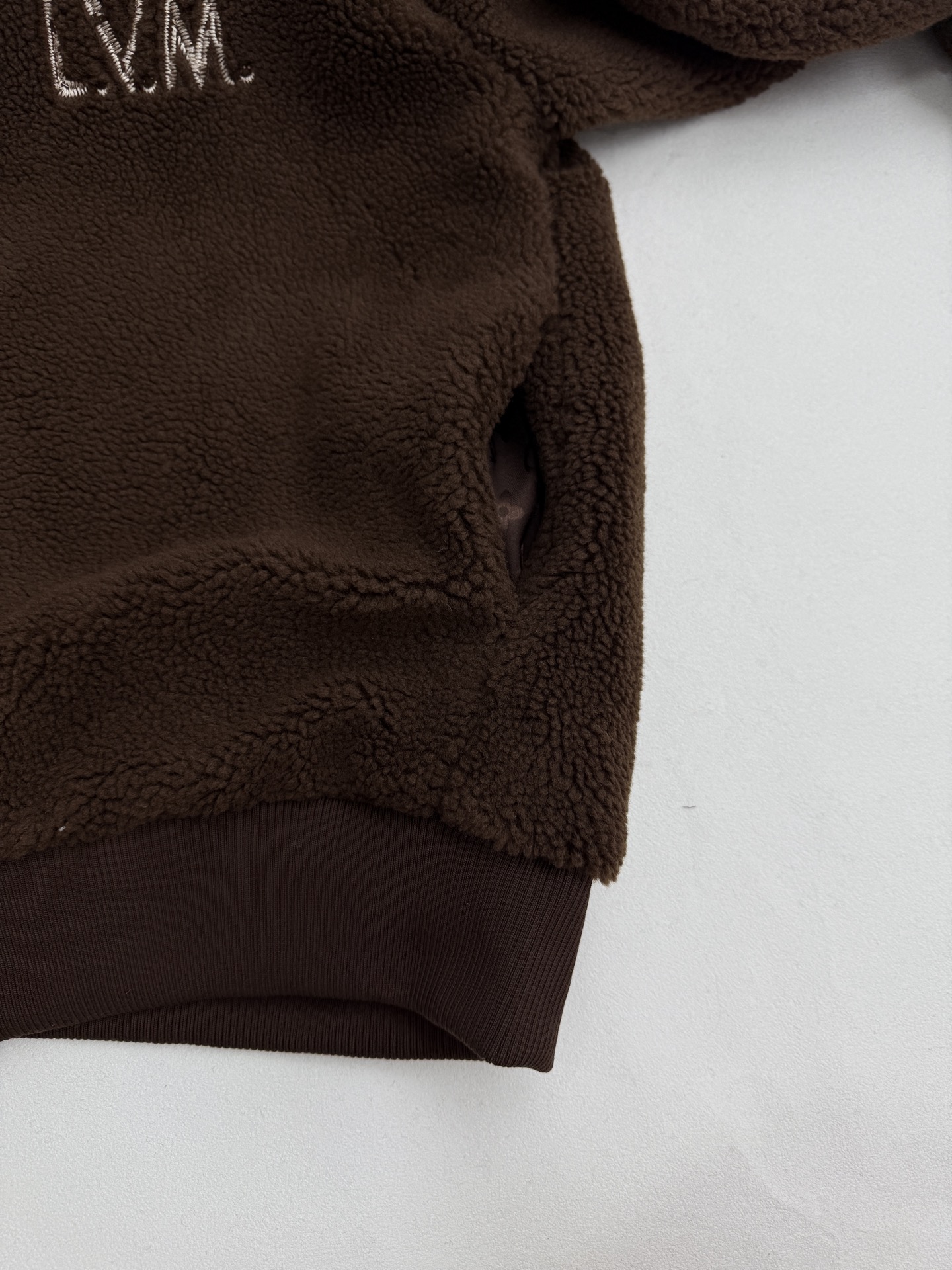 Louis Vuitton zip-up suede belted jacket（1AJTU1）