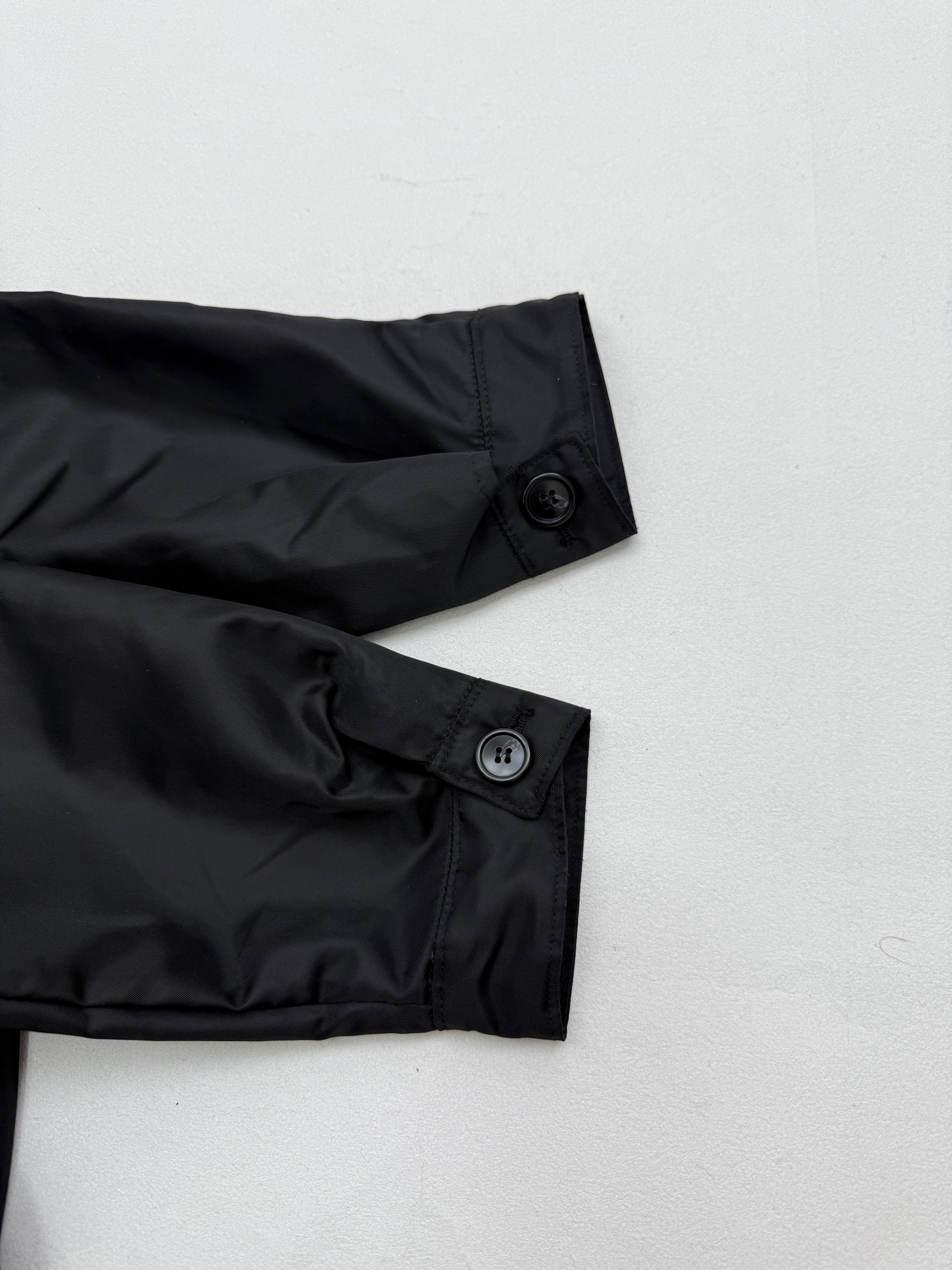 Prada Re-Nylon hooded blouson jacket(SGB685-1WQ8-F0002-S-211）