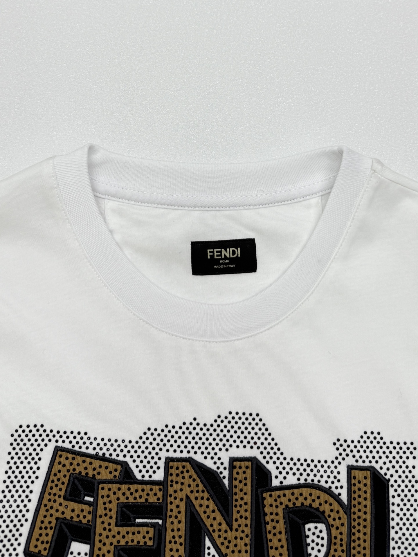 FENDI logo-print T-shirt  (FY1319AW0WF0QA0）
