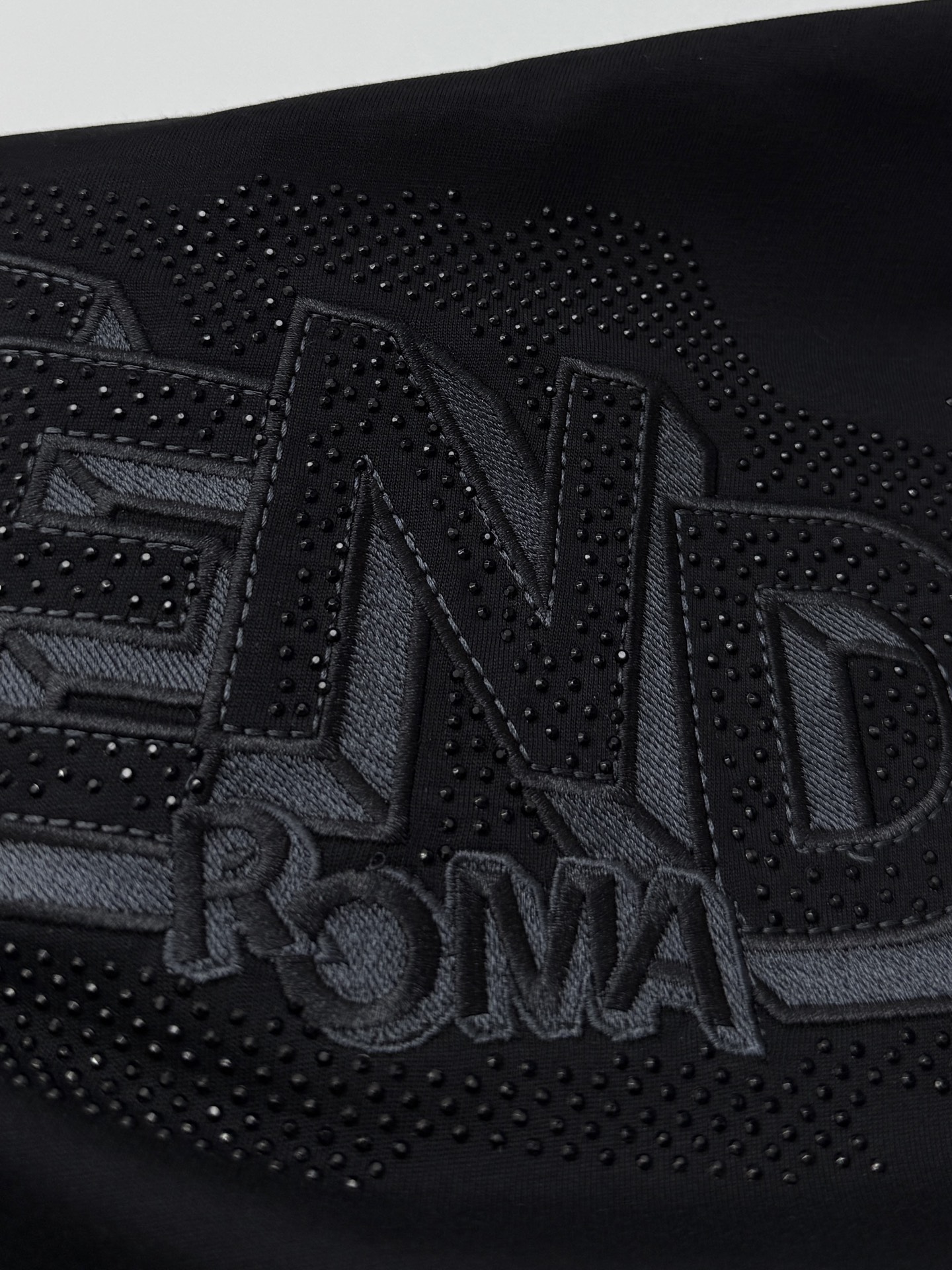 FENDI logo-print T-shirt  (FY1319AW0WF0QA0）