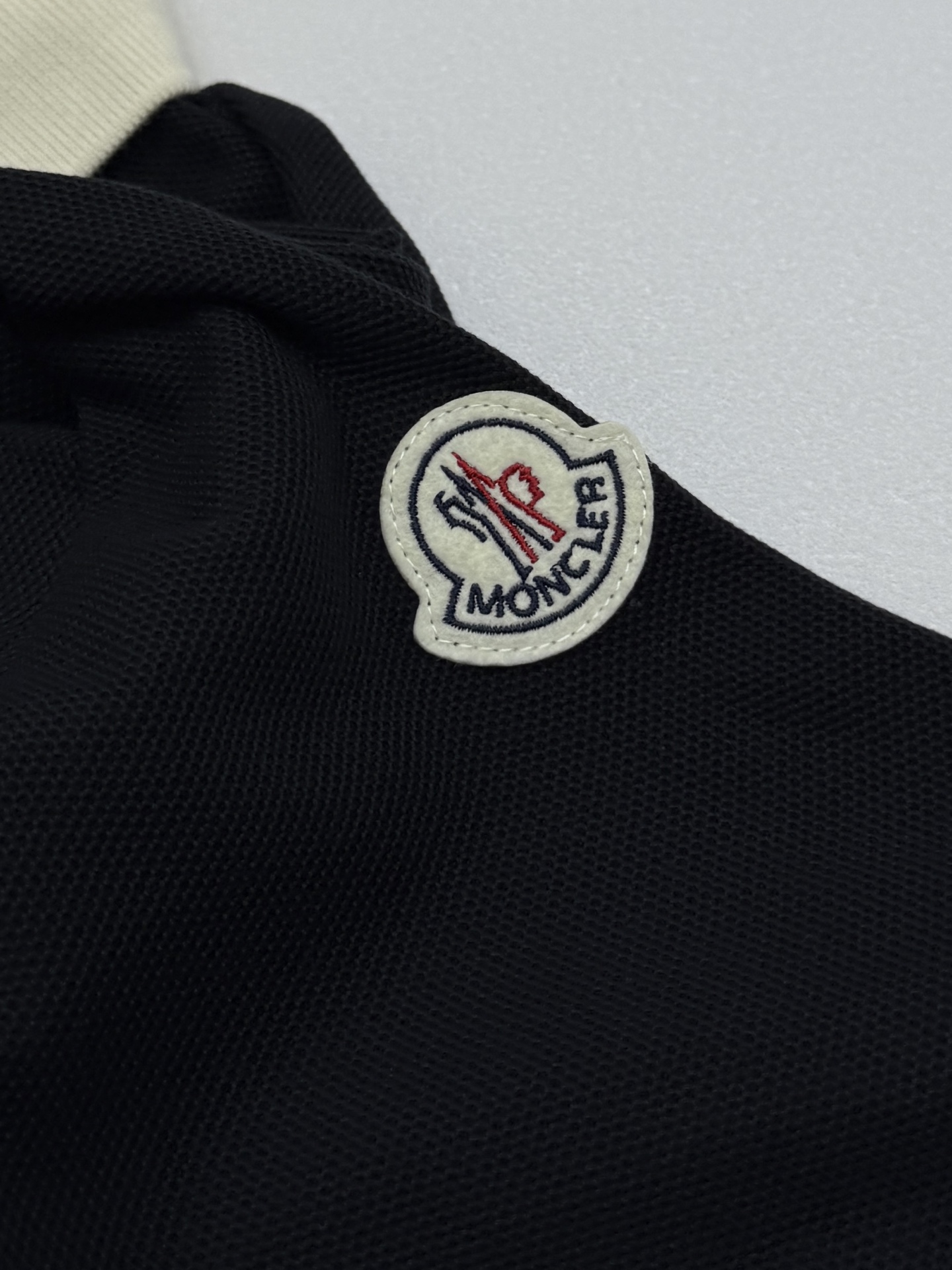 MONCLER Men's Embroidered Logo Cotton Piqué Polo Shirt（L10918A0000389A16999）