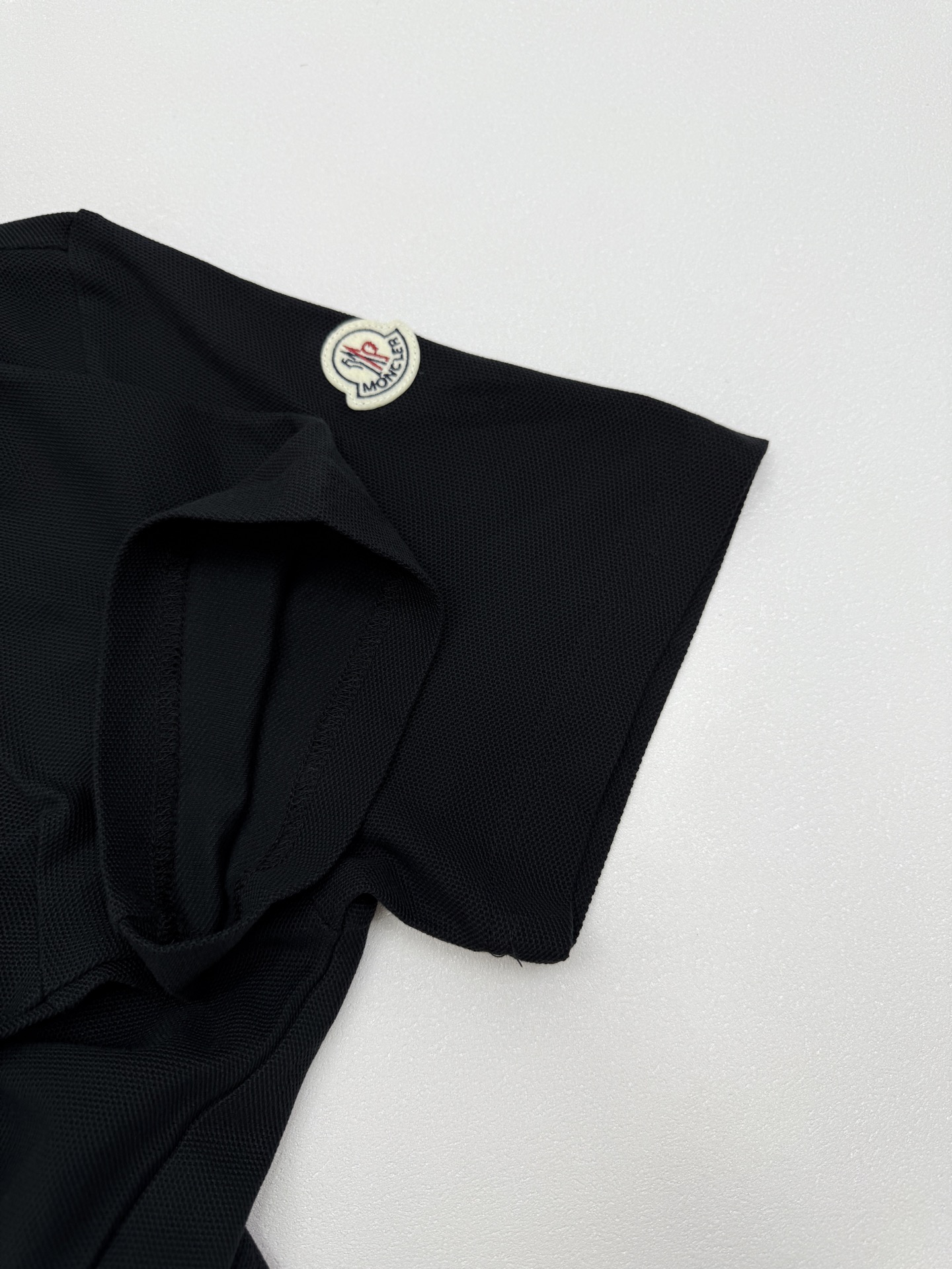 MONCLER Men's Embroidered Logo Cotton Piqué Polo Shirt（L10918A0000389A16999）