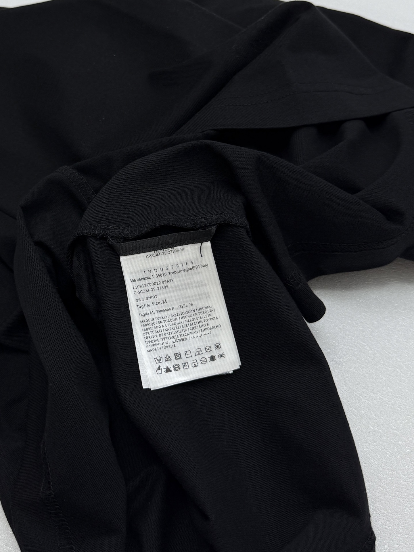 MONCLER MonDuck Logo Patch Cotton T-Shirt（L10918C0001289AYY999）