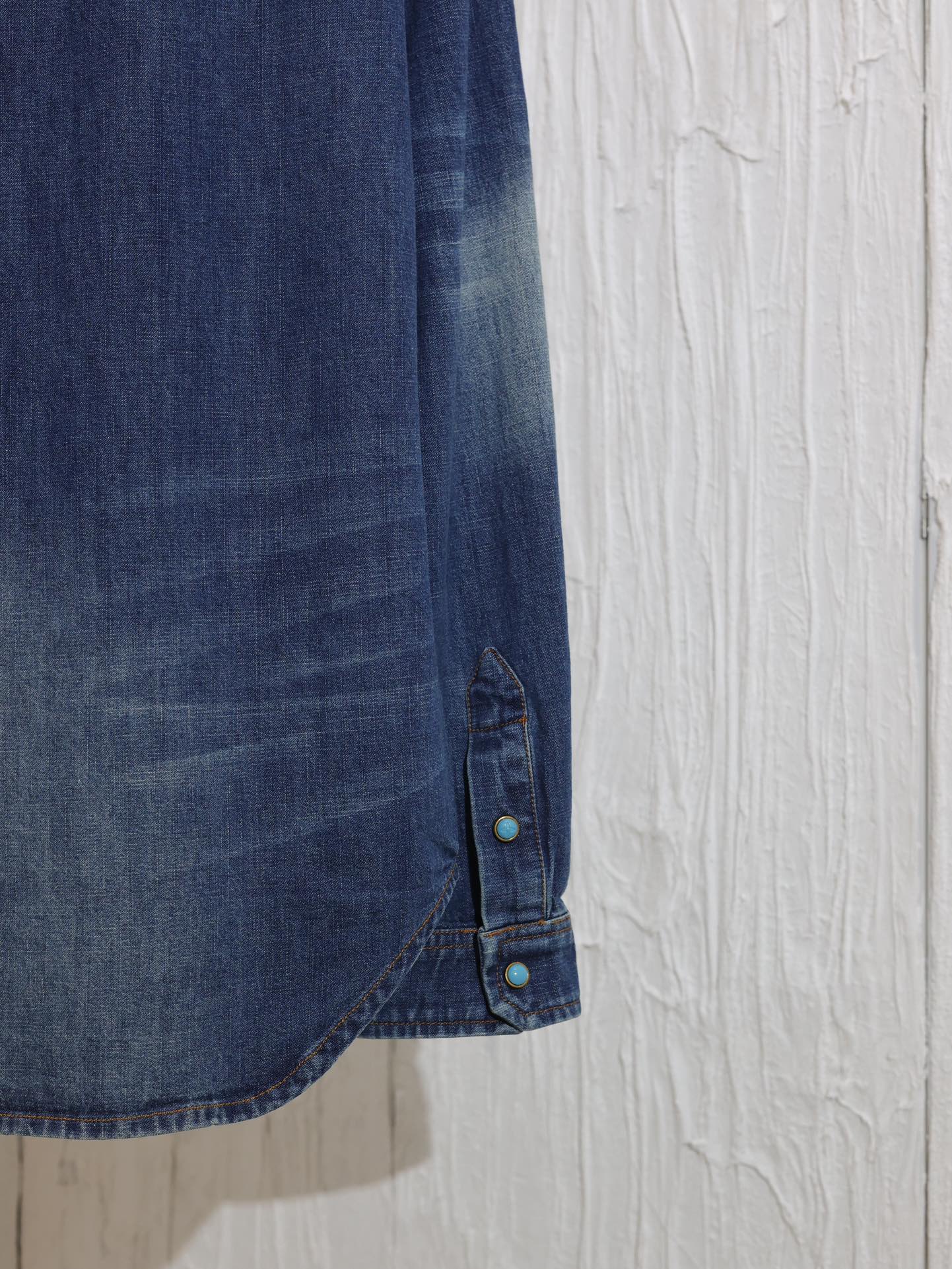 Louis Vuitton Denim Shirt with LV Mark and Studs Western (1AFXL5）