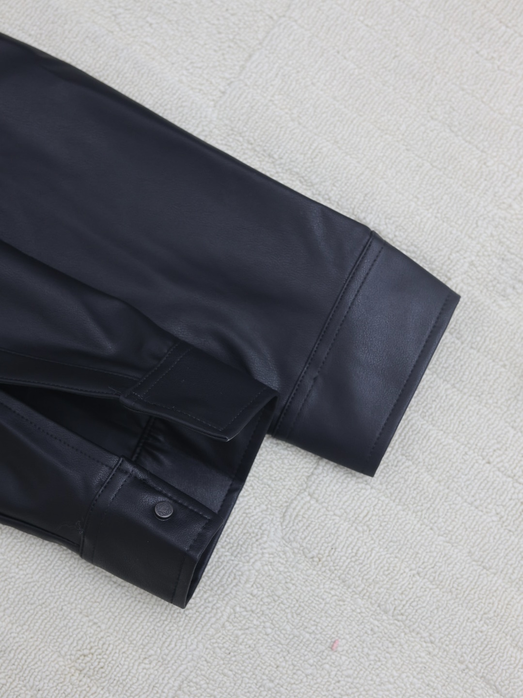 LOEWE FW24 Leather overshirt (H526Y31L29-1100）