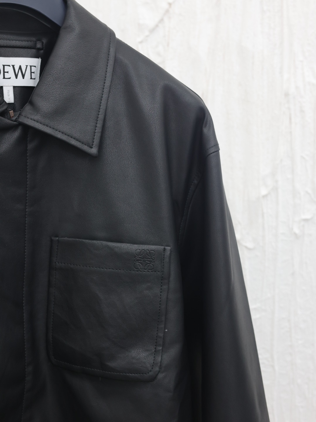 LOEWE FW24 Leather overshirt (H526Y31L29-1100）