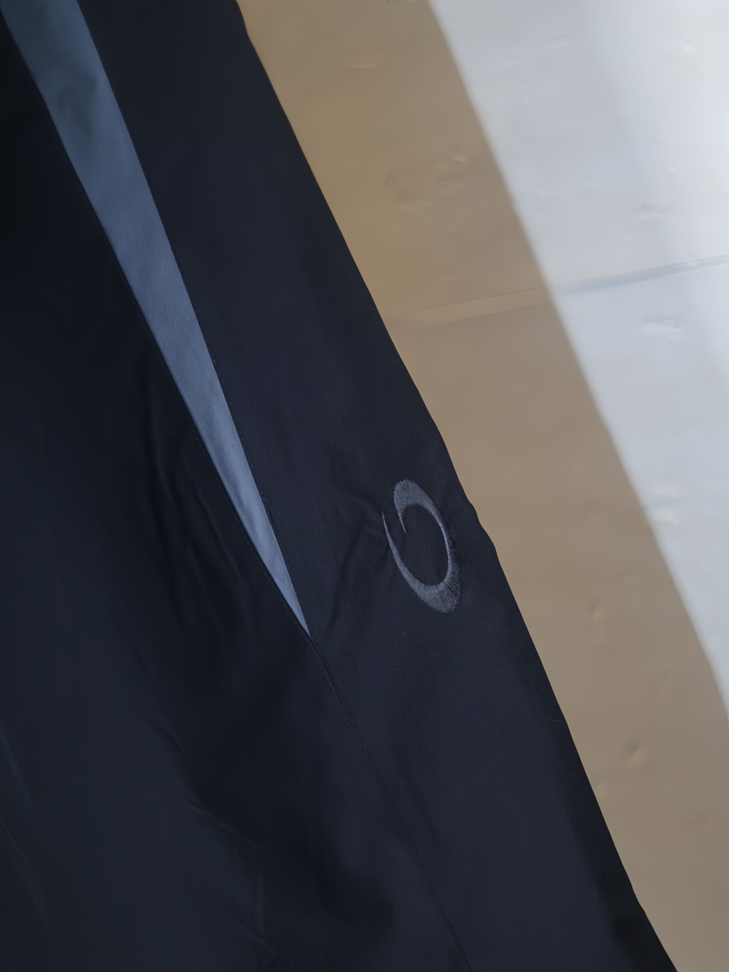 Balenciaga Men's Large Tracksuit Pants in Black/grey（814579TRO311779）