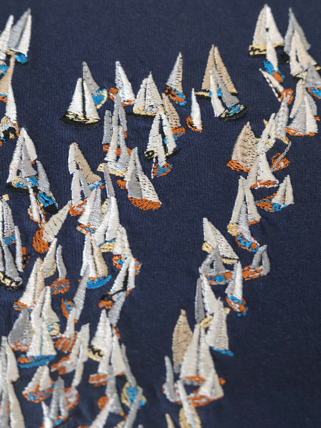 LOUIS VUITTON embroidered cotton T-shirt（1AHW58）