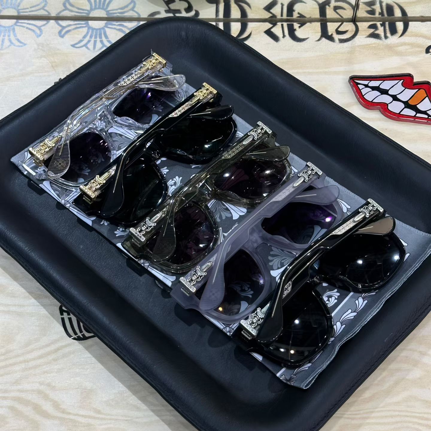 Chrome Hearts VAGILLIONAIRE II Dagger Glasses (CHROME HEARTS 423)
