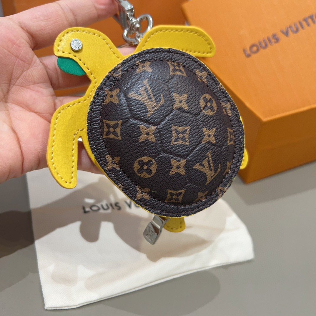 Louis Vuitton Turtle Pouch Bag Charm S00（M02049）