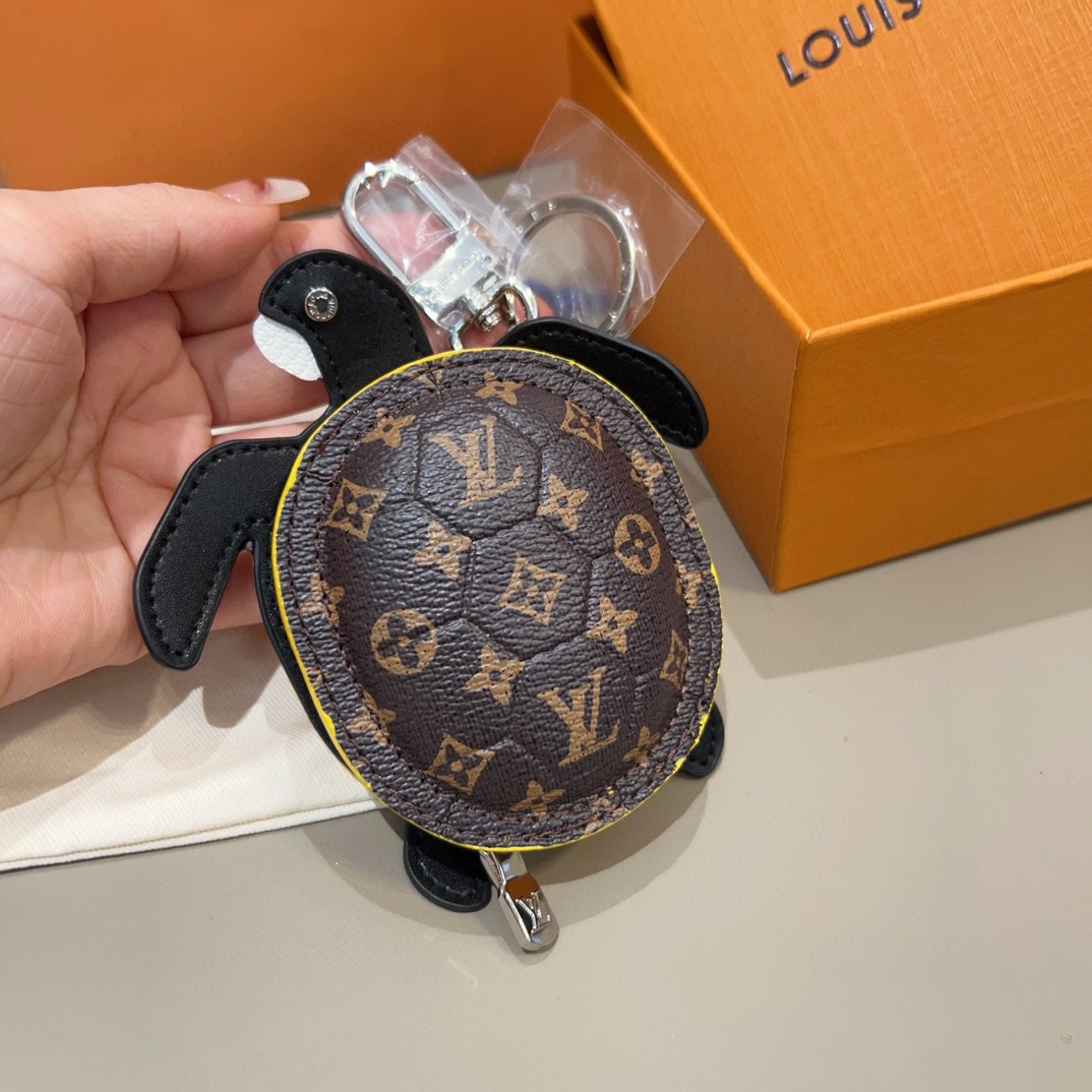Louis Vuitton Turtle Pouch Bag Charm S00（M02049）