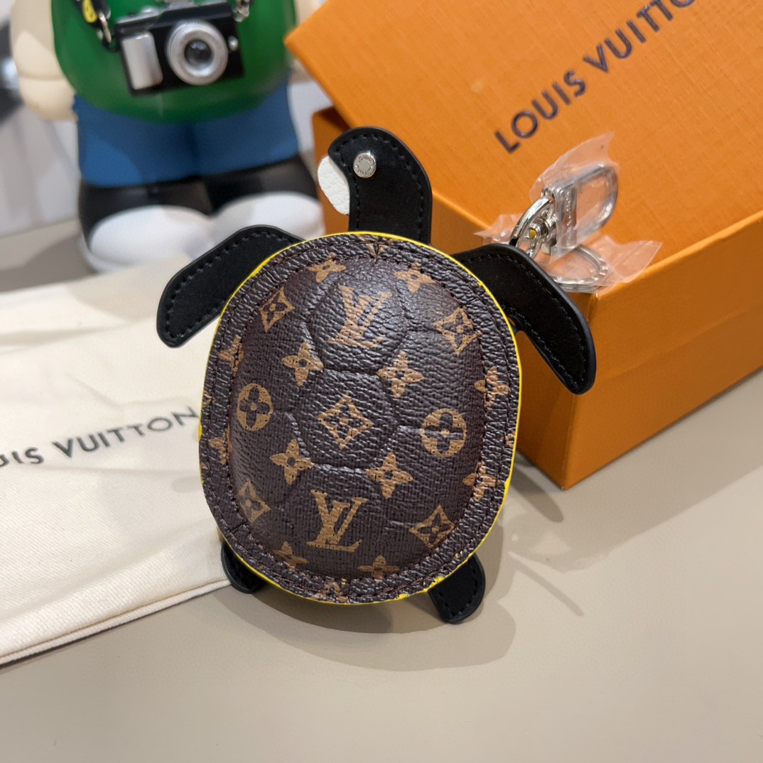 Louis Vuitton Turtle Pouch Bag Charm S00（M02049）
