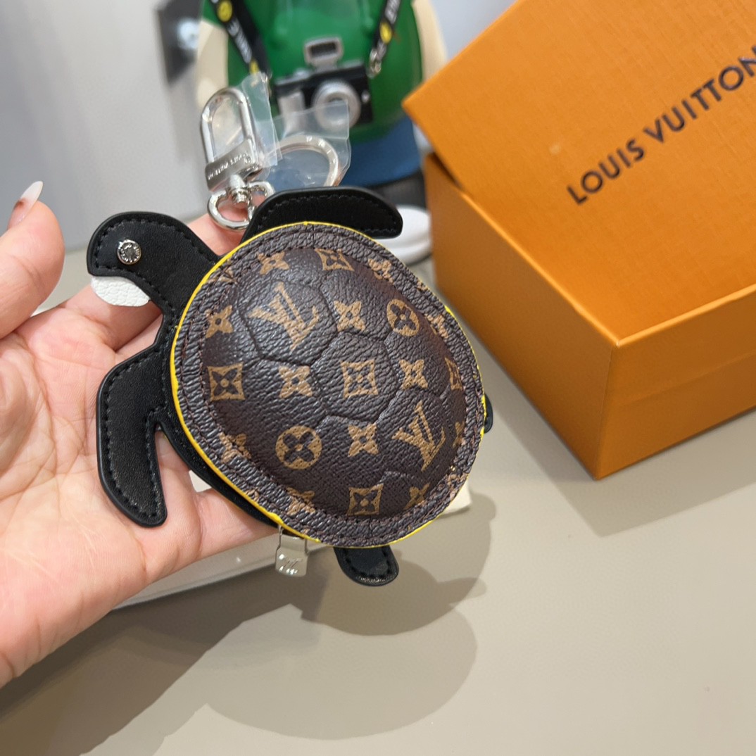 Louis Vuitton Turtle Pouch Bag Charm S00（M02049）