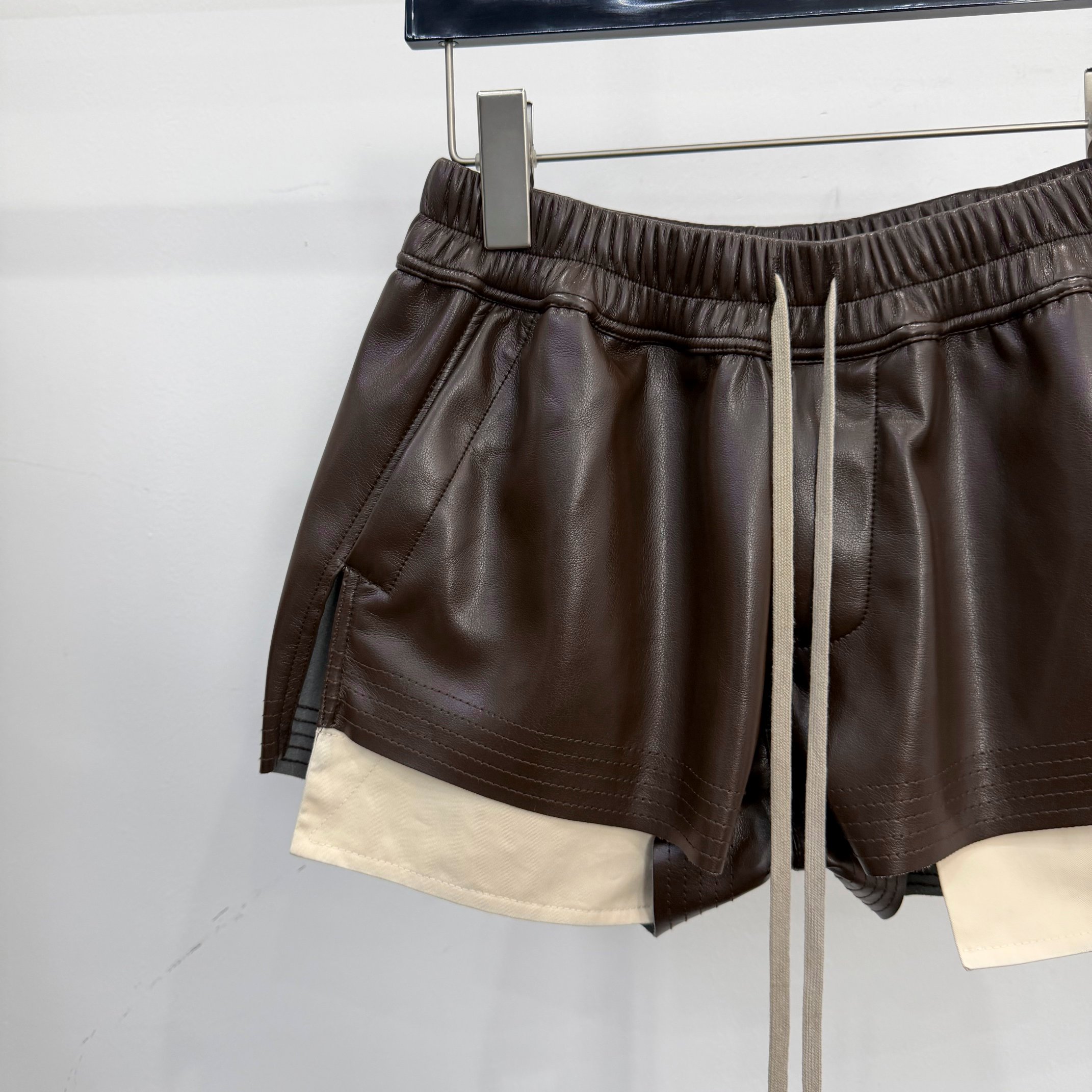 Rick Owens Fog Boxers Drawstring Paneled Shorts（RP01F6316LBY）