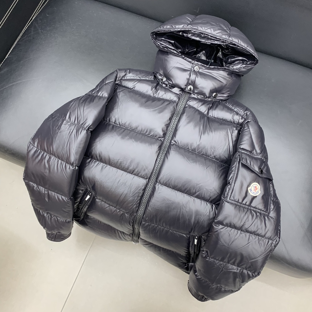 Moncler maya series solid color lacquered down jacket“BLACK”（0911A536006895099）