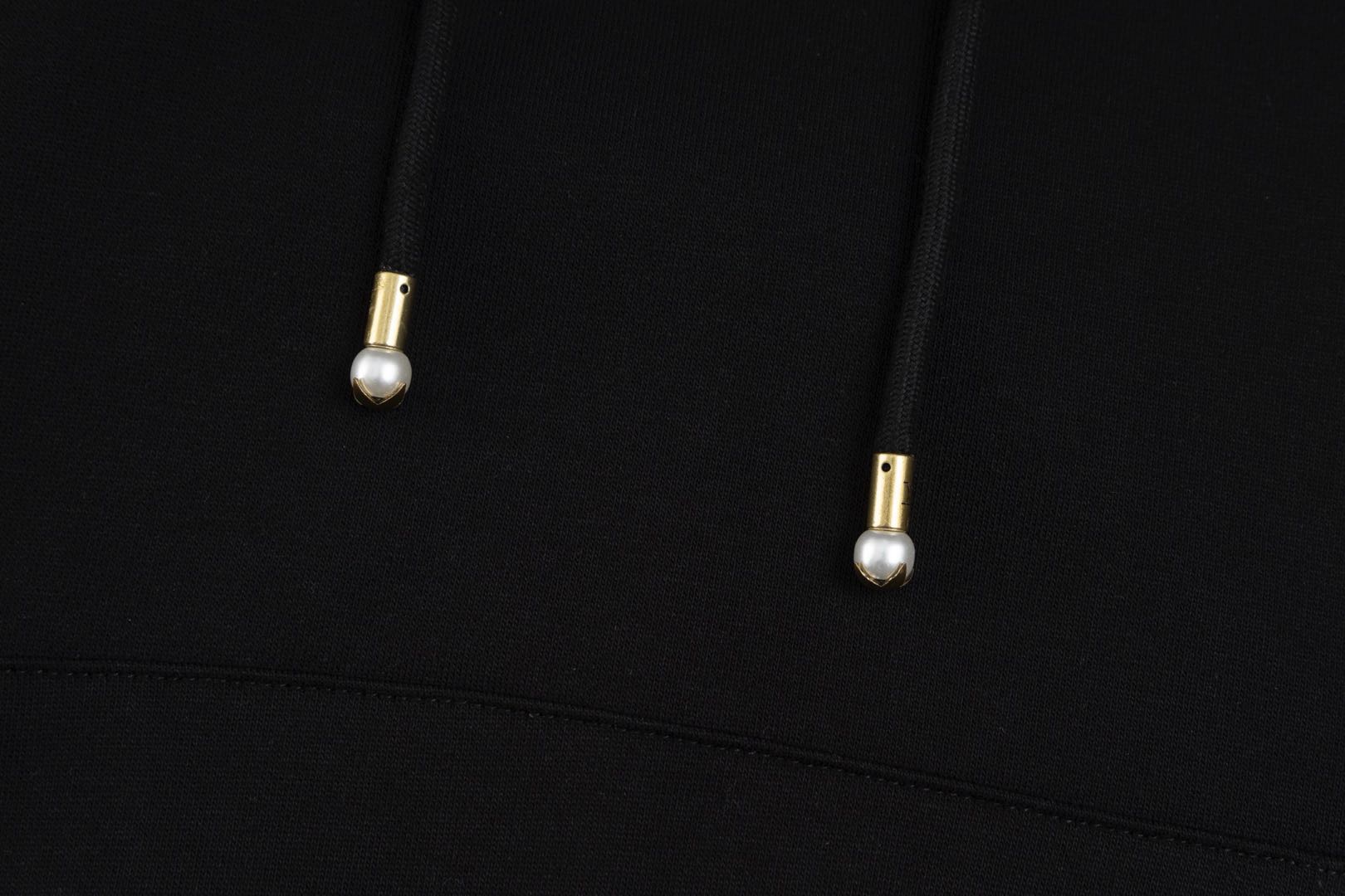 LOUIS VUITTON Signature embroidered hoodie（1AHCKF）