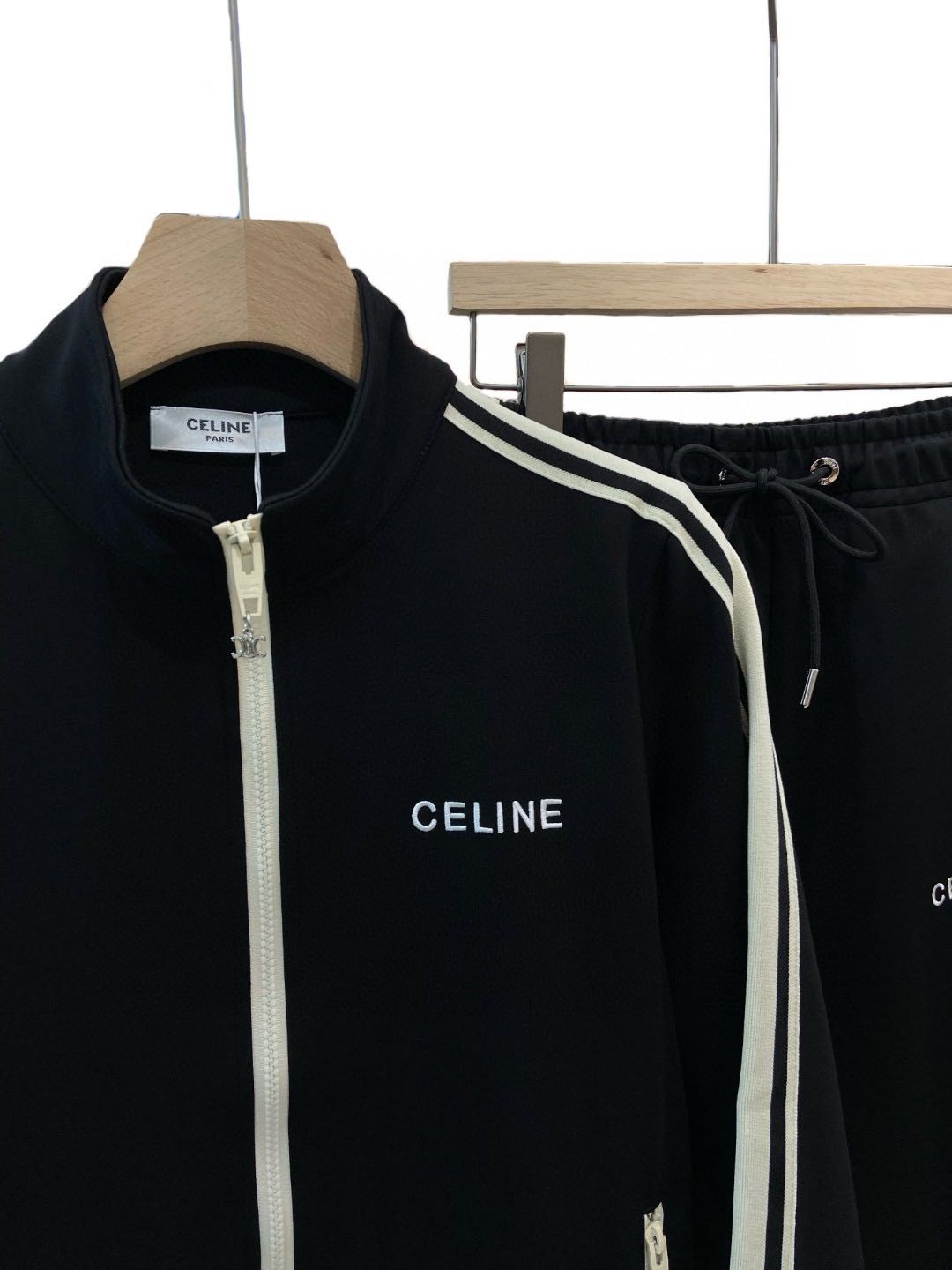 CELINE Reversible Athletic Sweatshirt / Jersey "Black"-outfit（2Y490121O-38NA）