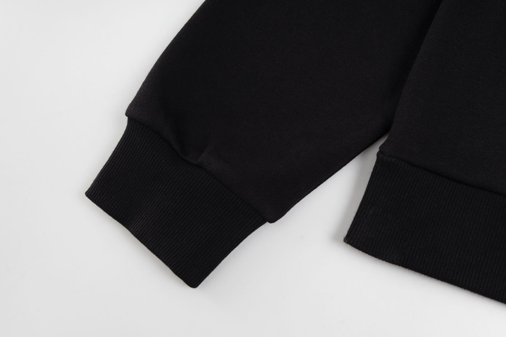 LOUIS VUITTON Signature embroidered hoodie（1AHCKF）