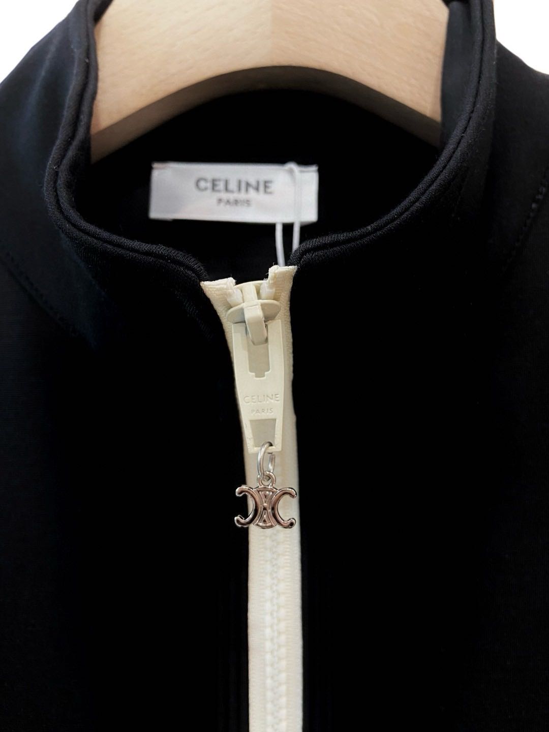 CELINE Reversible Athletic Sweatshirt / Jersey "Black"-outfit（2Y490121O-38NA）
