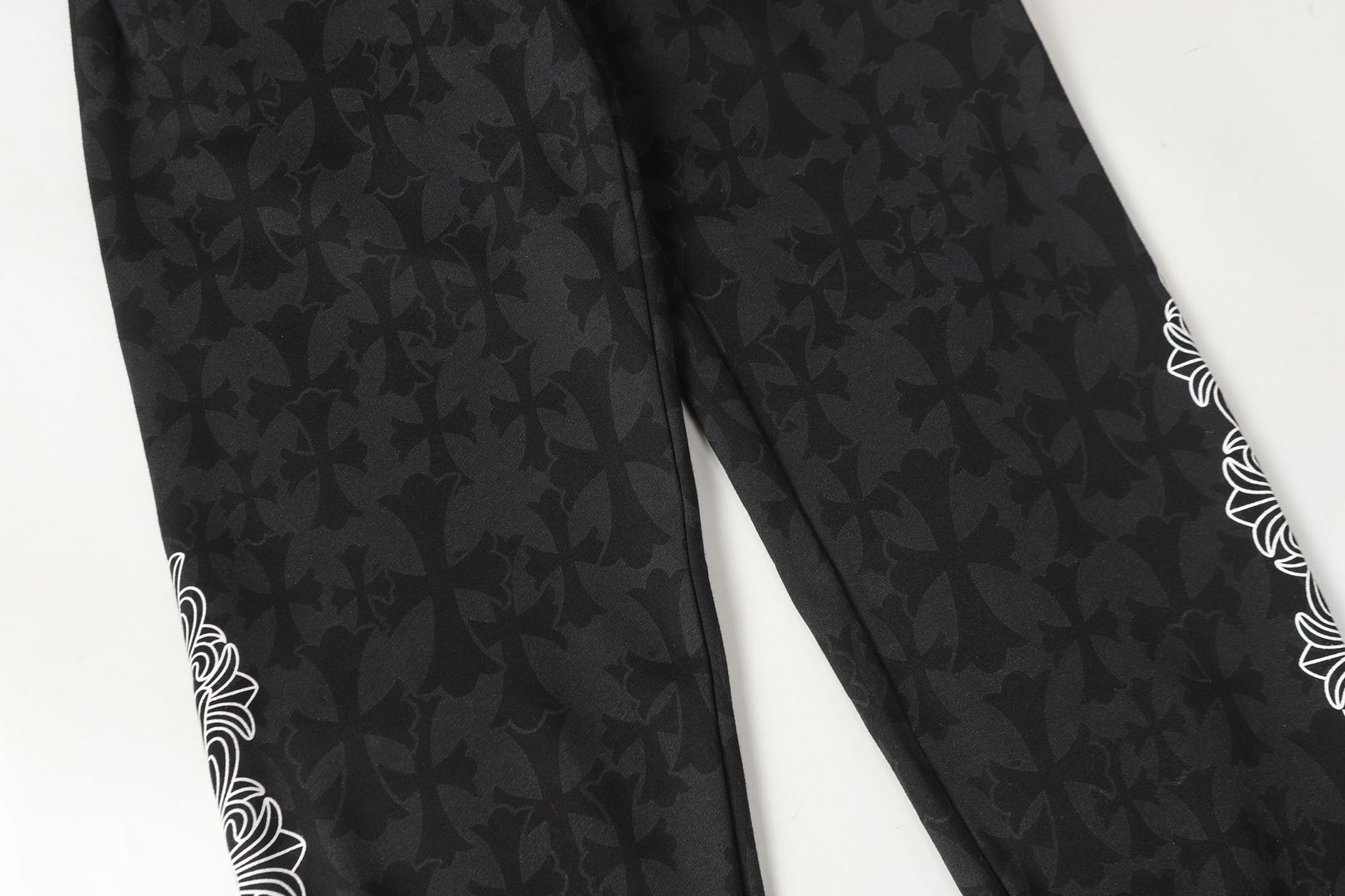 Chrome Hearts Cross Print Sweatpants（CH-T20260026）