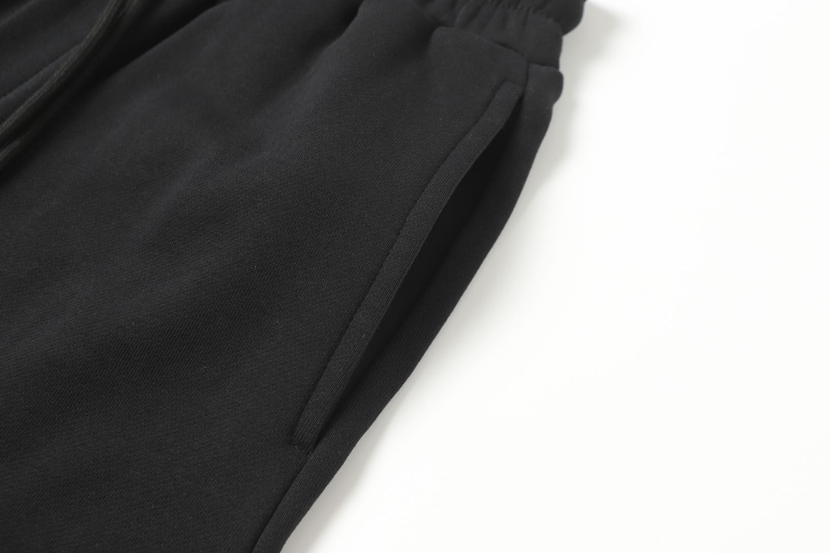 Denim Tears Big Cotton Wreath Sweat Shorts (SS25BRS0601）