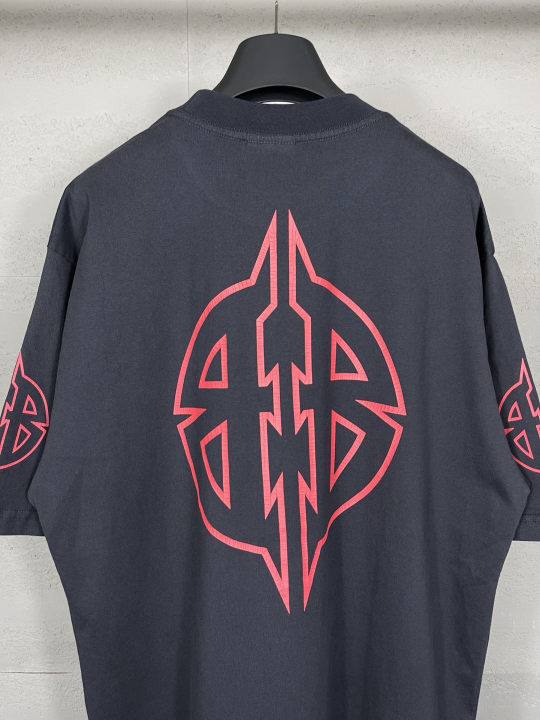 Balenciaga Metal BB Stencil T-shirt 'Black Red' (764235TPVI21568）