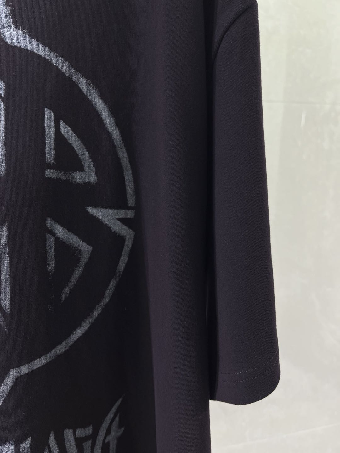 BALENCIAGA Dup Metal BB Stencil T-Shirt(790375TQVT19034）